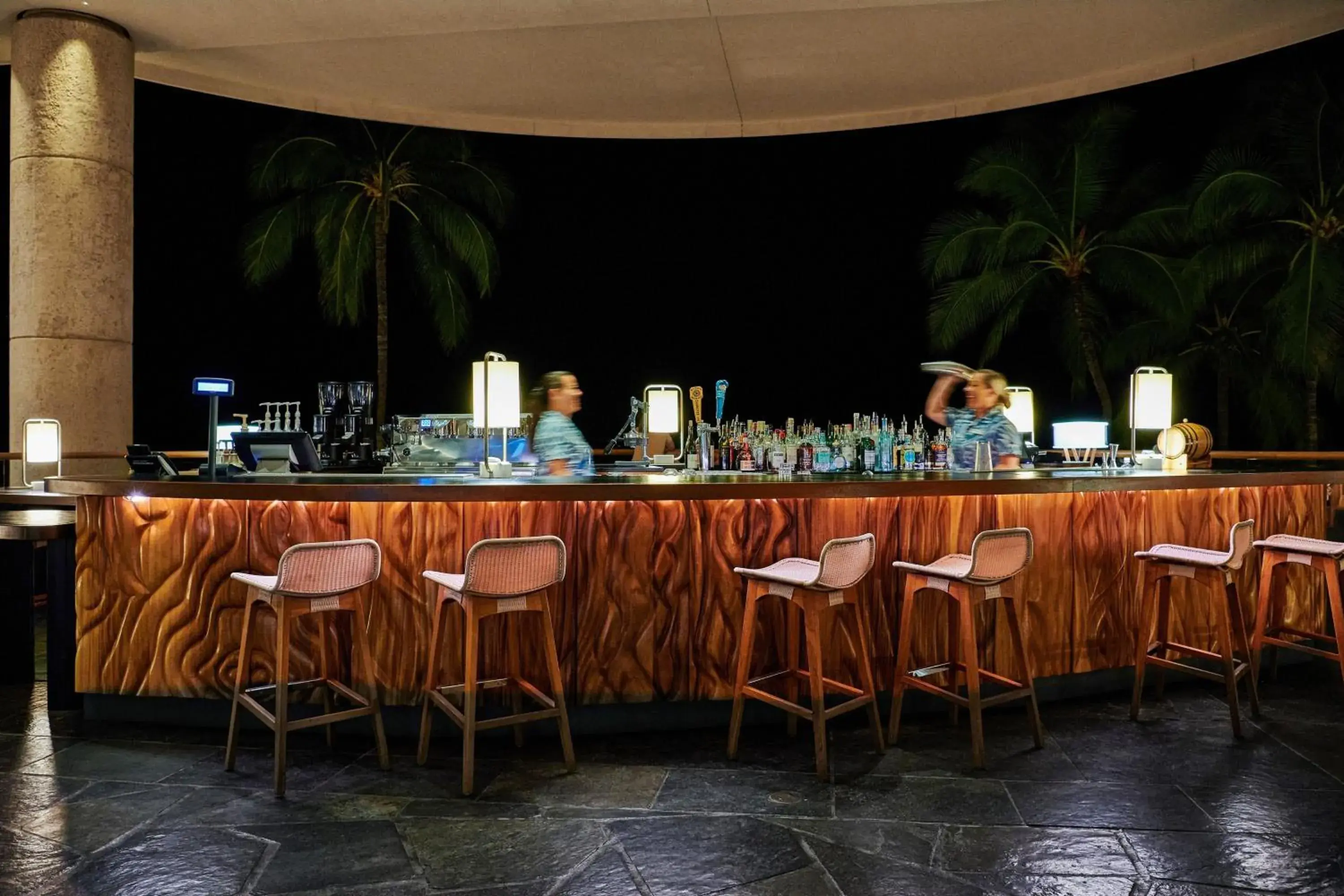 Lounge or bar in The Westin Hapuna Beach Resort Lounge or bar in The Westin Hapuna Beach Resort