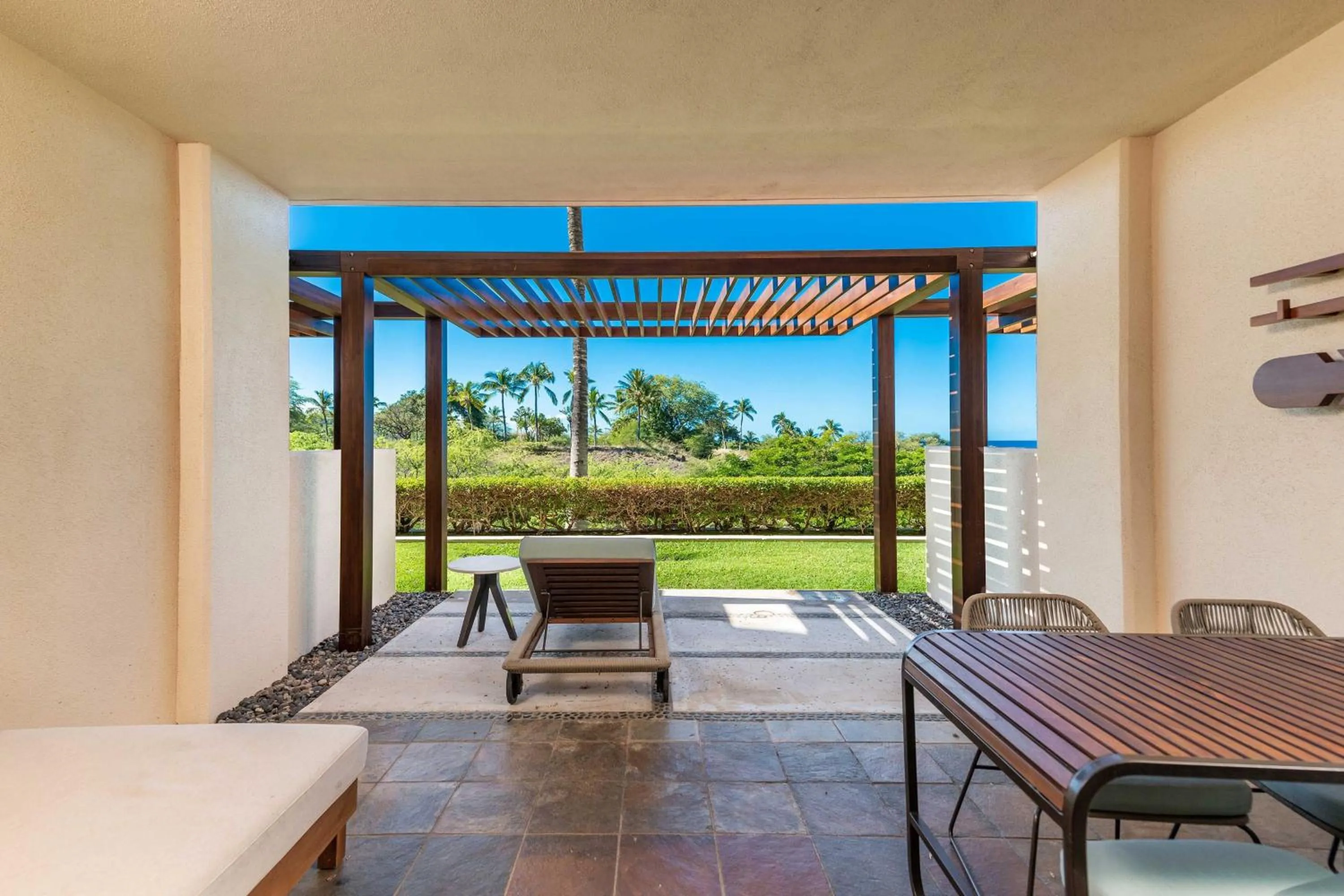 Photo of the whole room in The Westin Hapuna Beach Resort