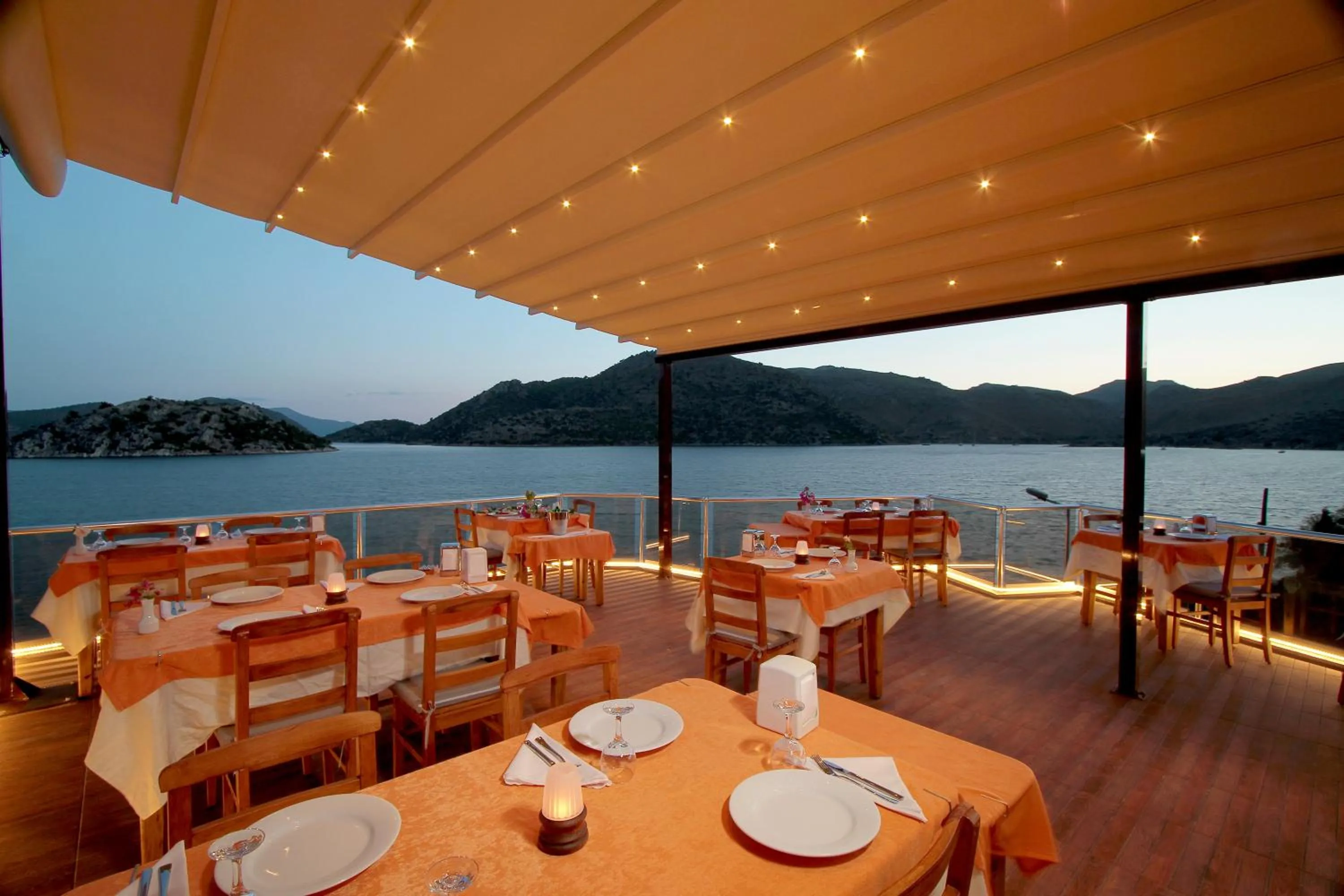 Restaurant/places to eat in Tymnos Hotel