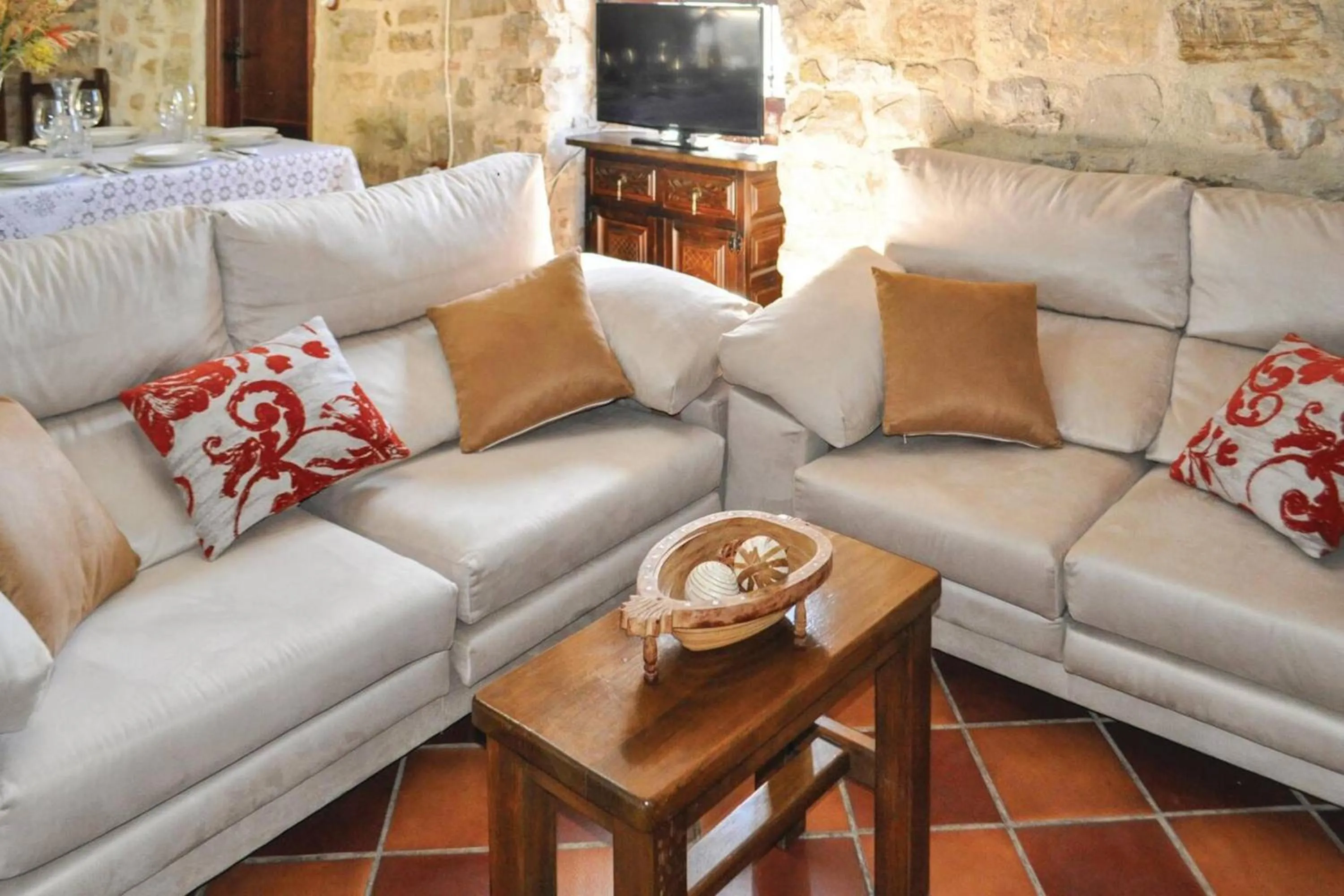 Living room in Charming Villa in Montefrío with Private Pool