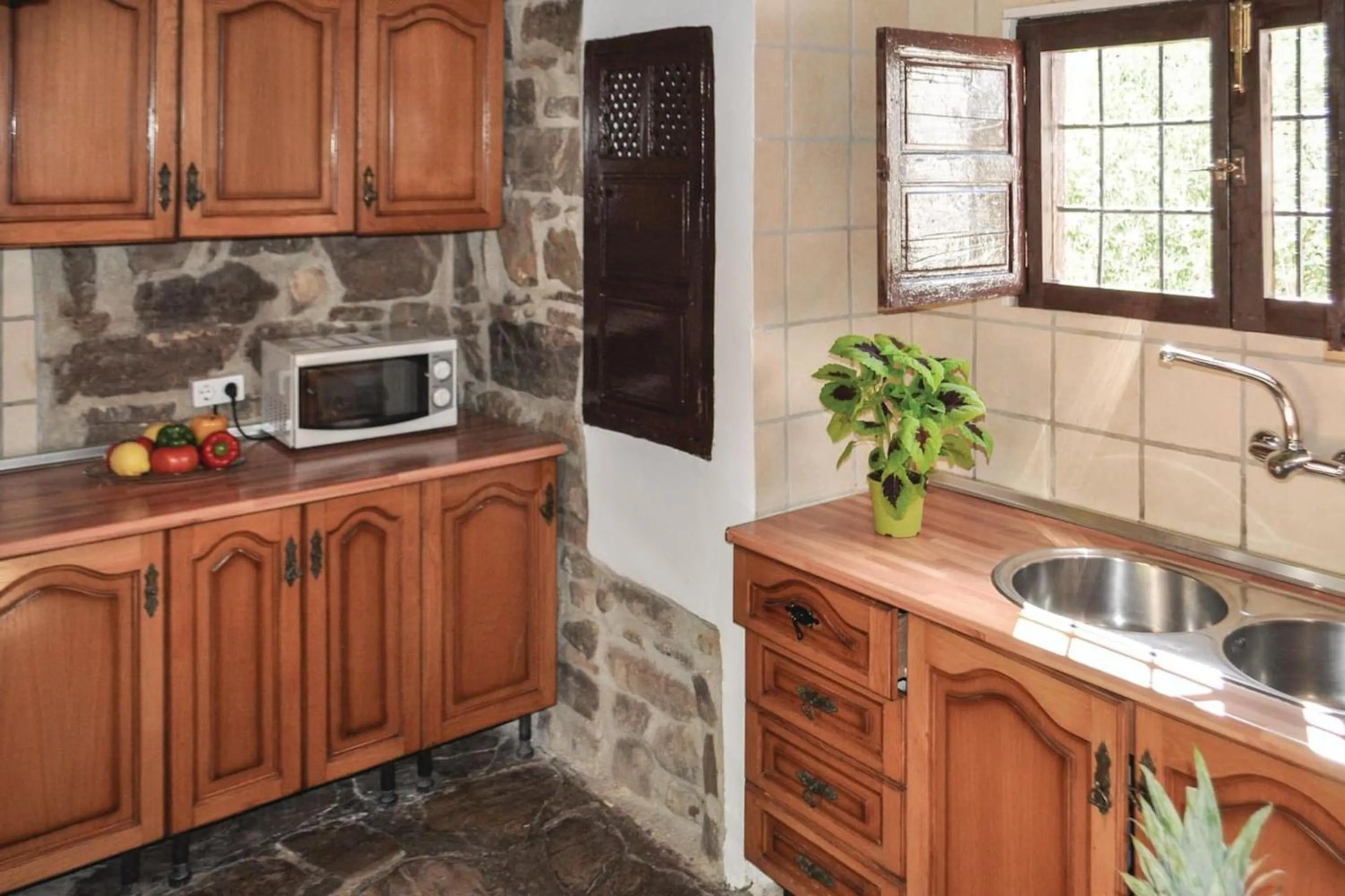 Kitchen or kitchenette in Charming Villa in Montefrío with Private Pool