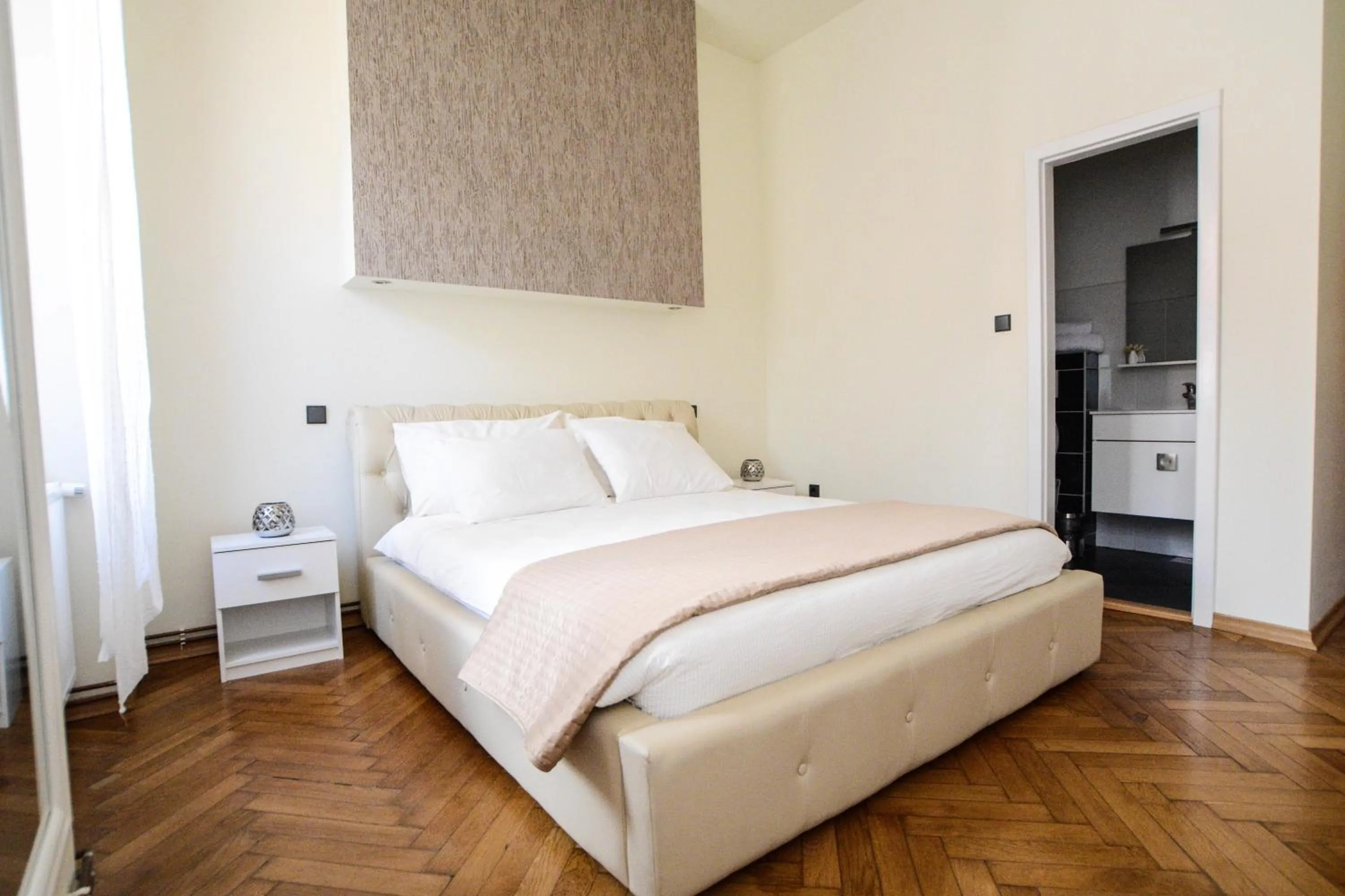 Bedroom, Bed in City Center Rooms