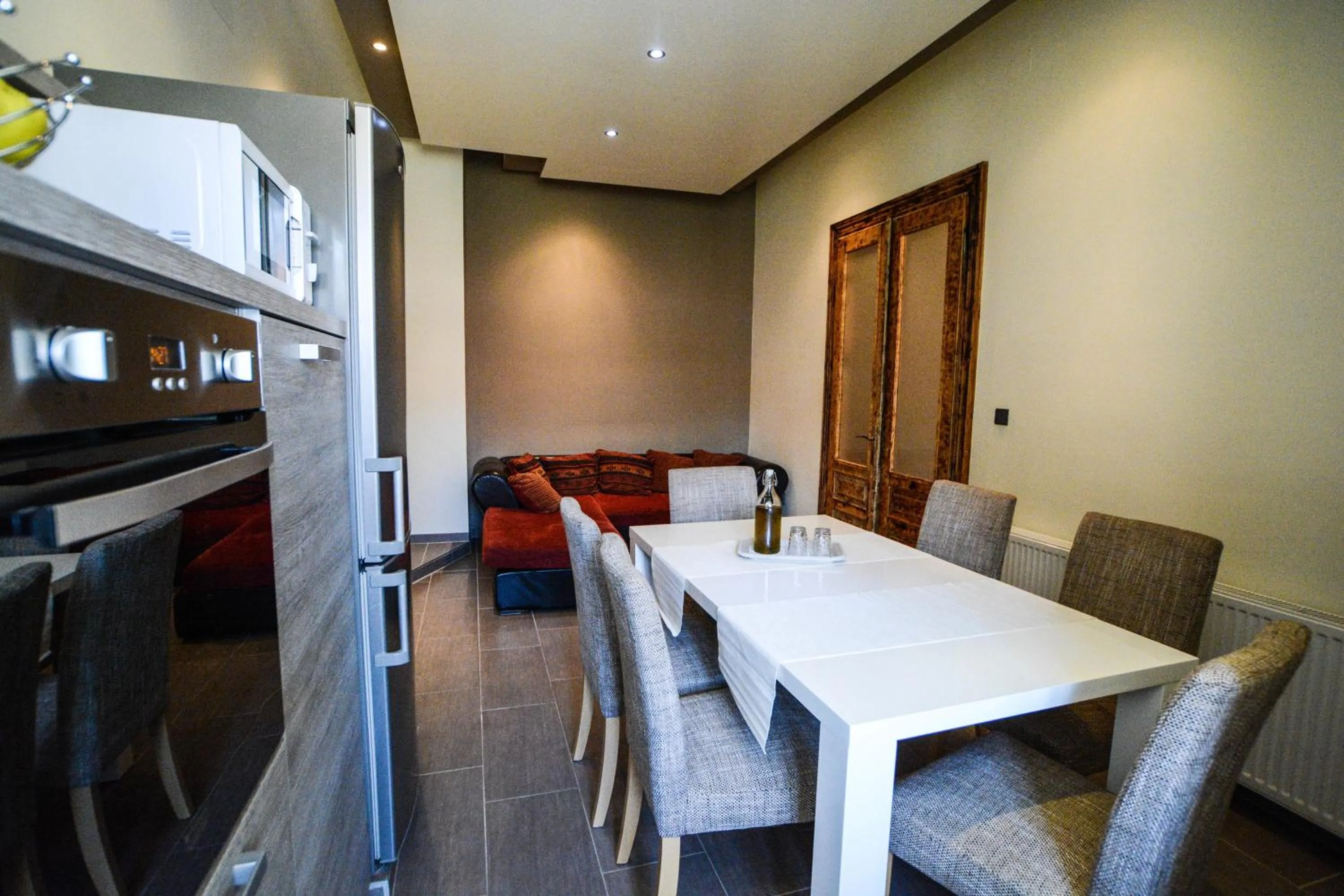 Communal kitchen in City Center Rooms
