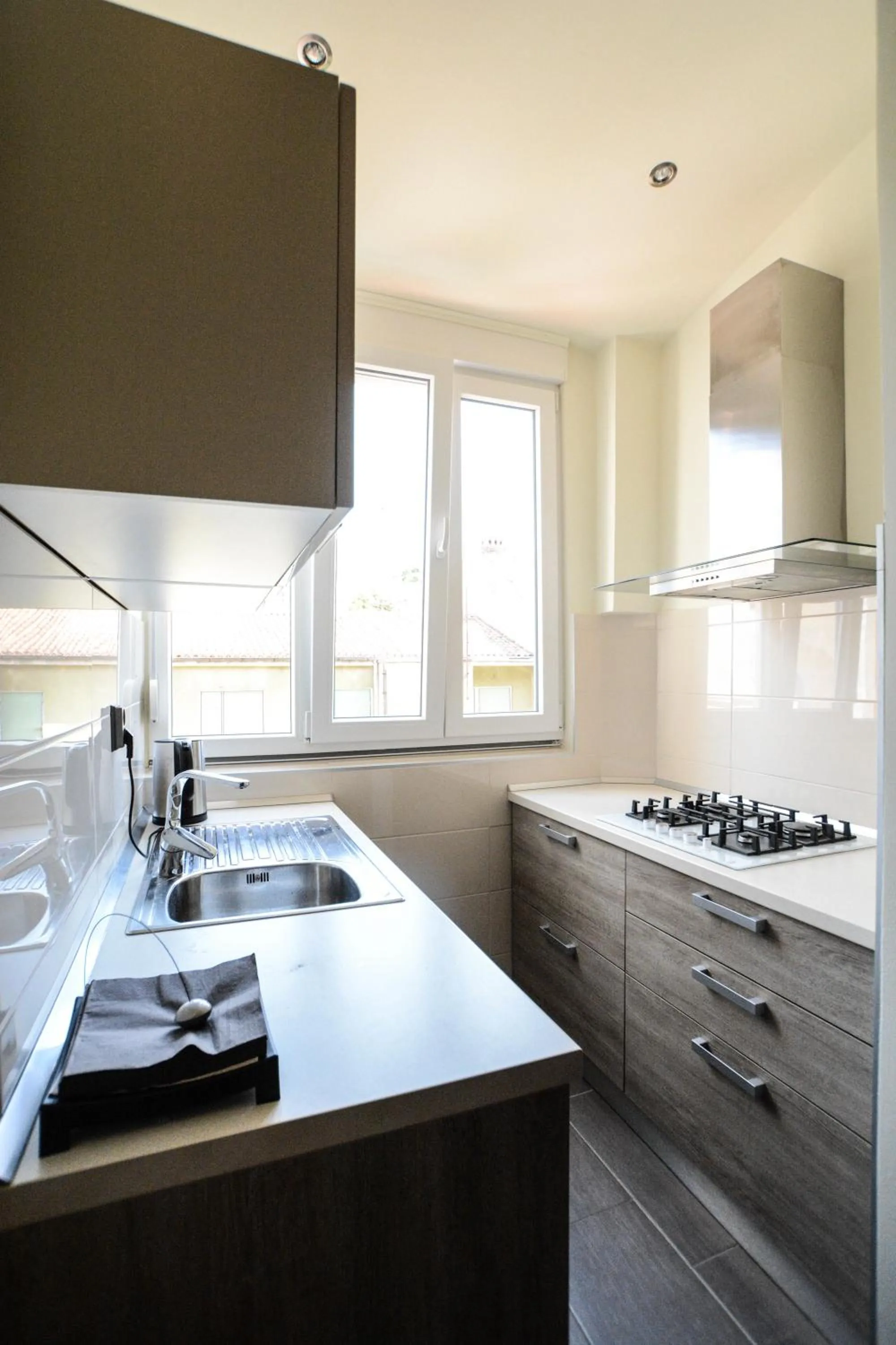 Communal kitchen in City Center Rooms
