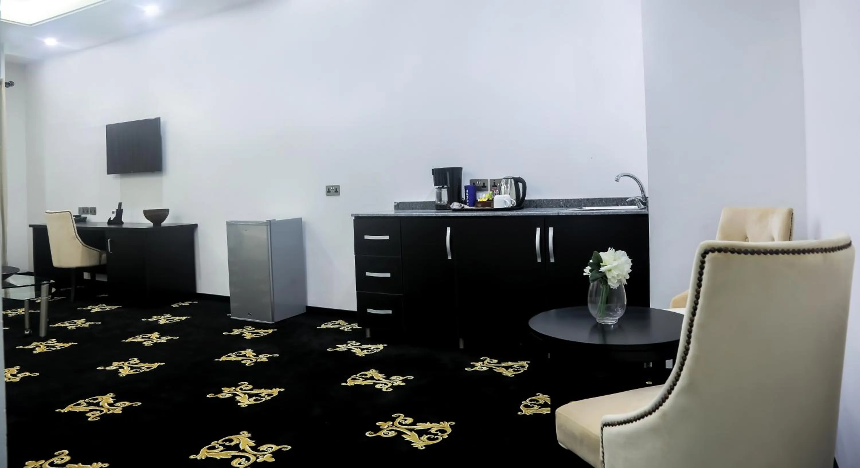 Coffee/tea facilities in BON Hotel Ikeja Residence