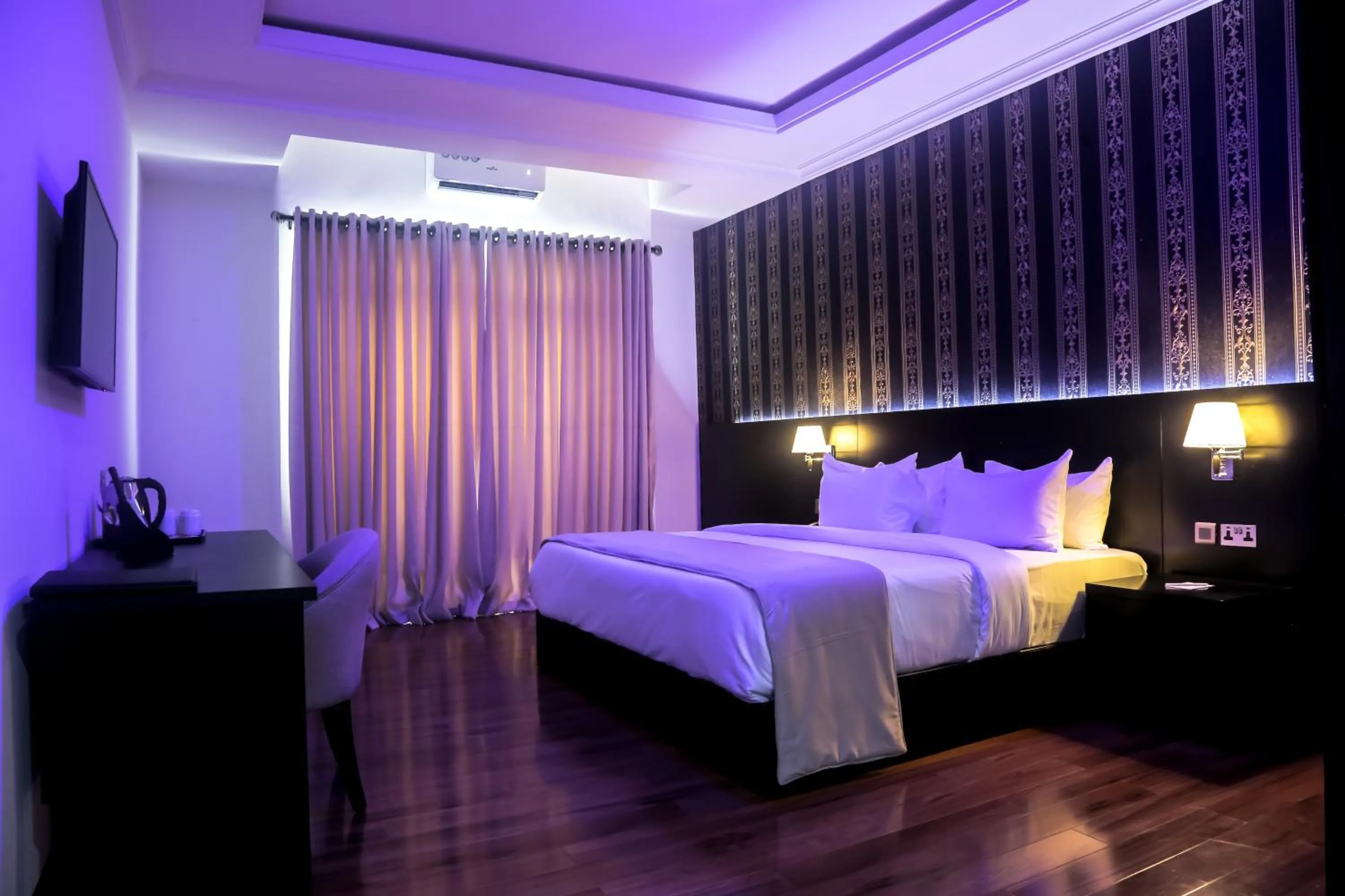 Bedroom, Bed in BON Hotel Ikeja Residence
