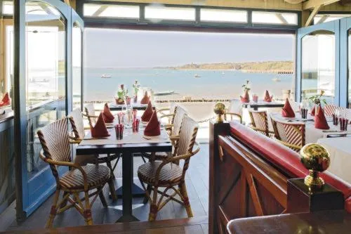 Restaurant/places to eat in La Mere Champlain