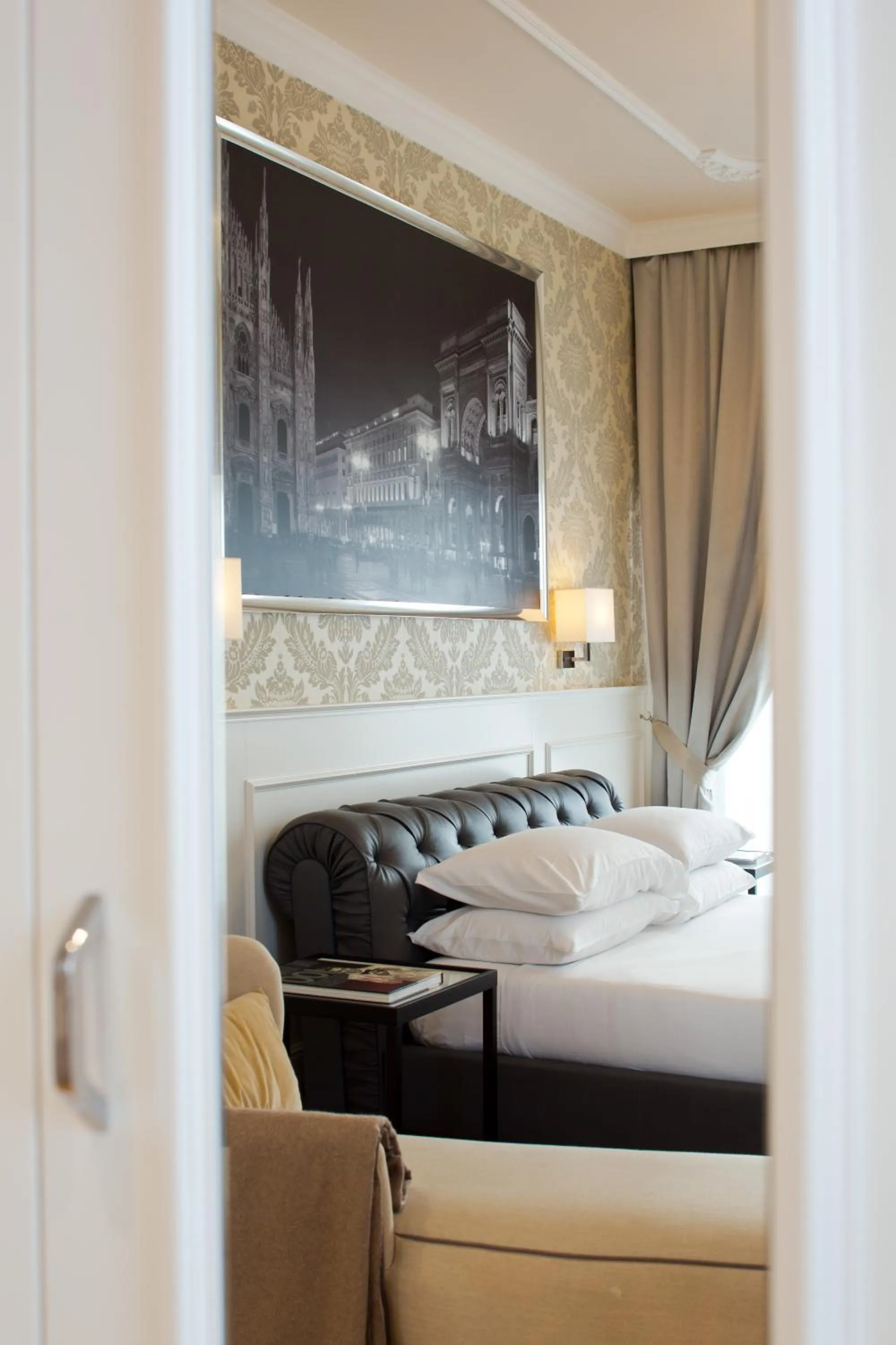 Bed in Suite Milano Duomo