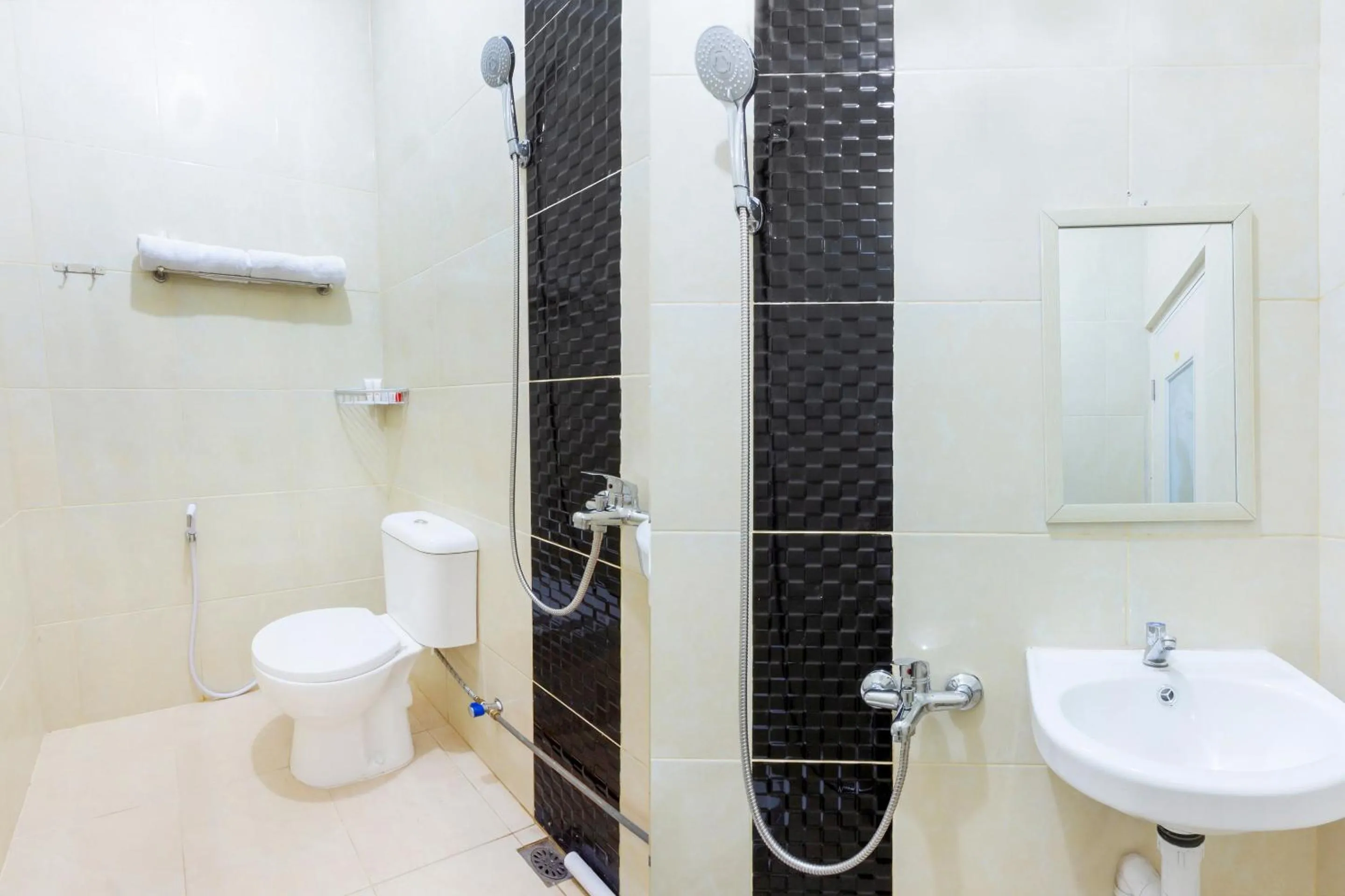 Bathroom in Hotel O Yogyakarta near Universitas Gadjah Mada formerly Sellinas Guesthouse