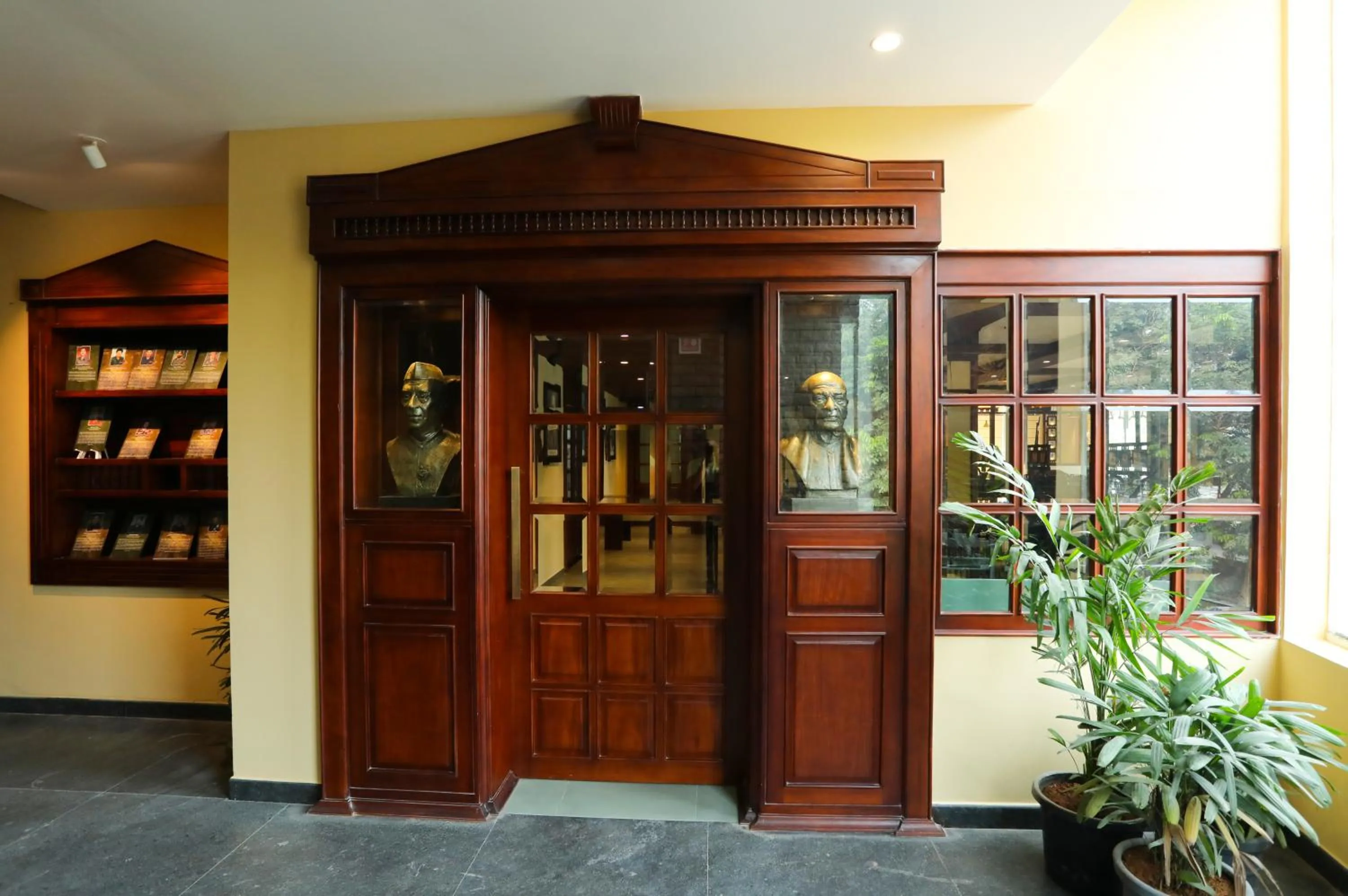 Restaurant/places to eat in The Times Hotel