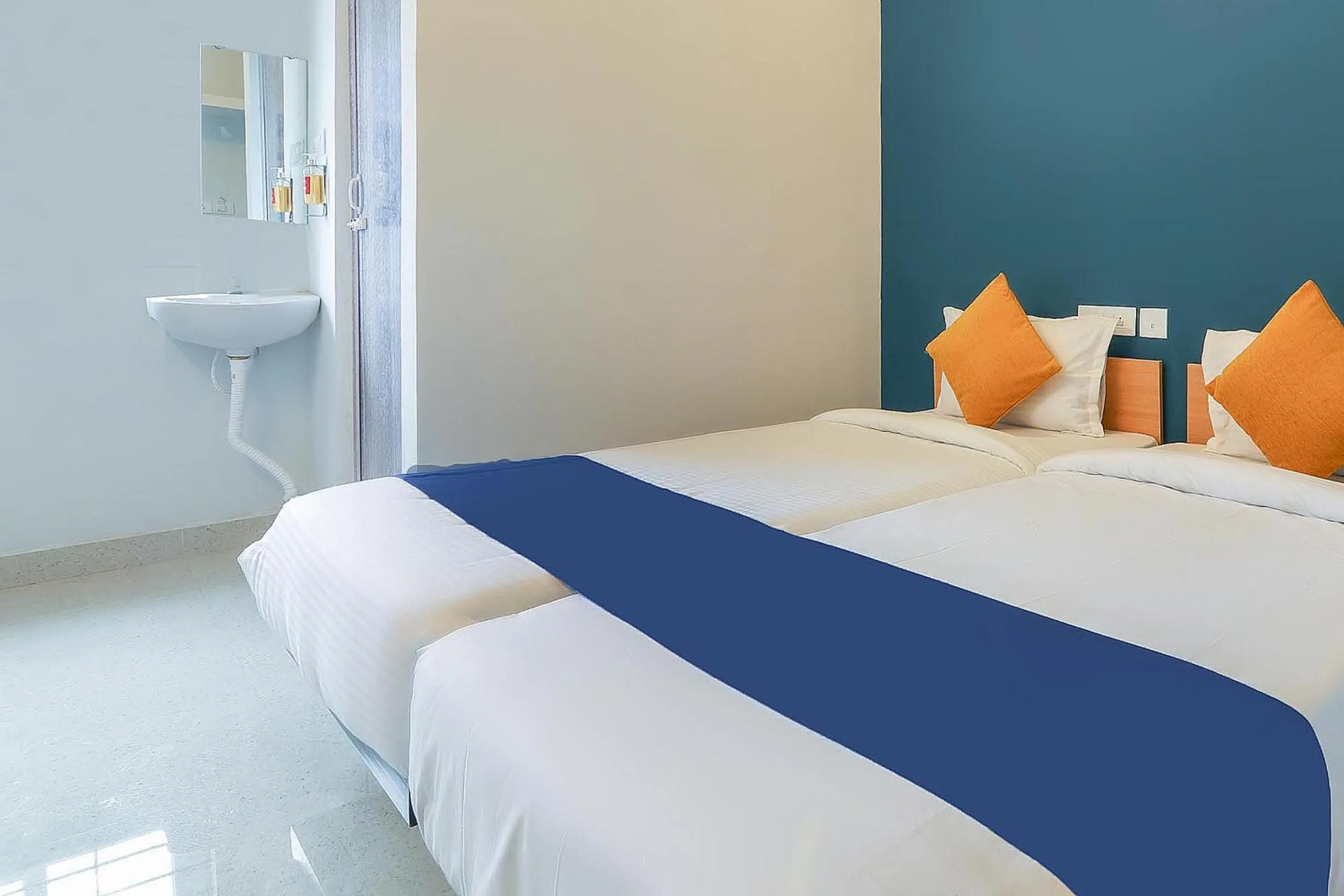 Bedroom, Bed in Hotel O Maraimalai Nagar