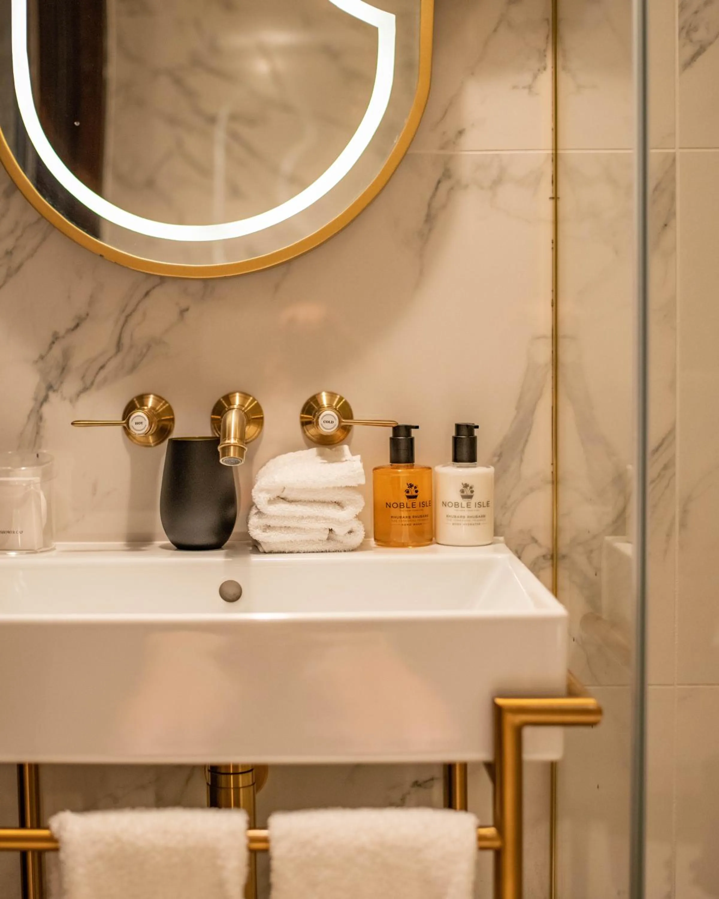 Bathroom in The Guardsman - Preferred Hotels and Resorts