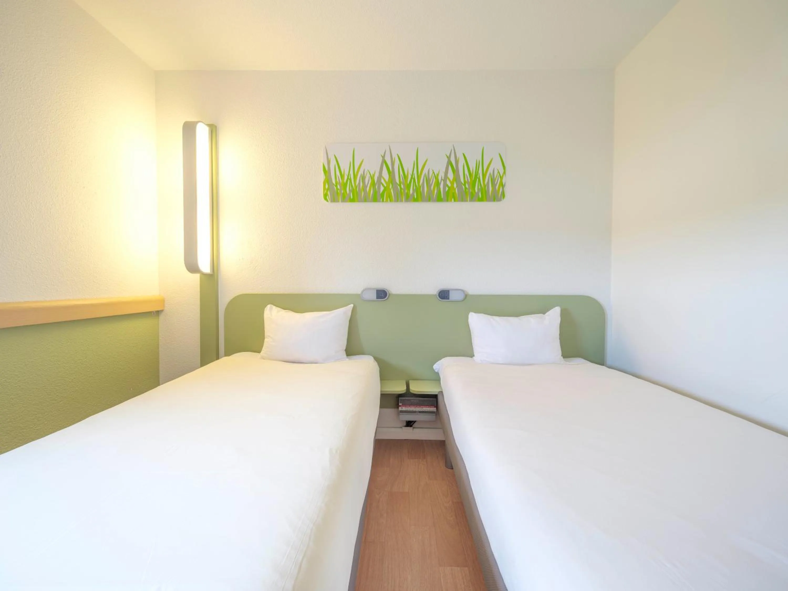 Photo of the whole room, Bed in Ibis Budget Sarrebourg Buhl