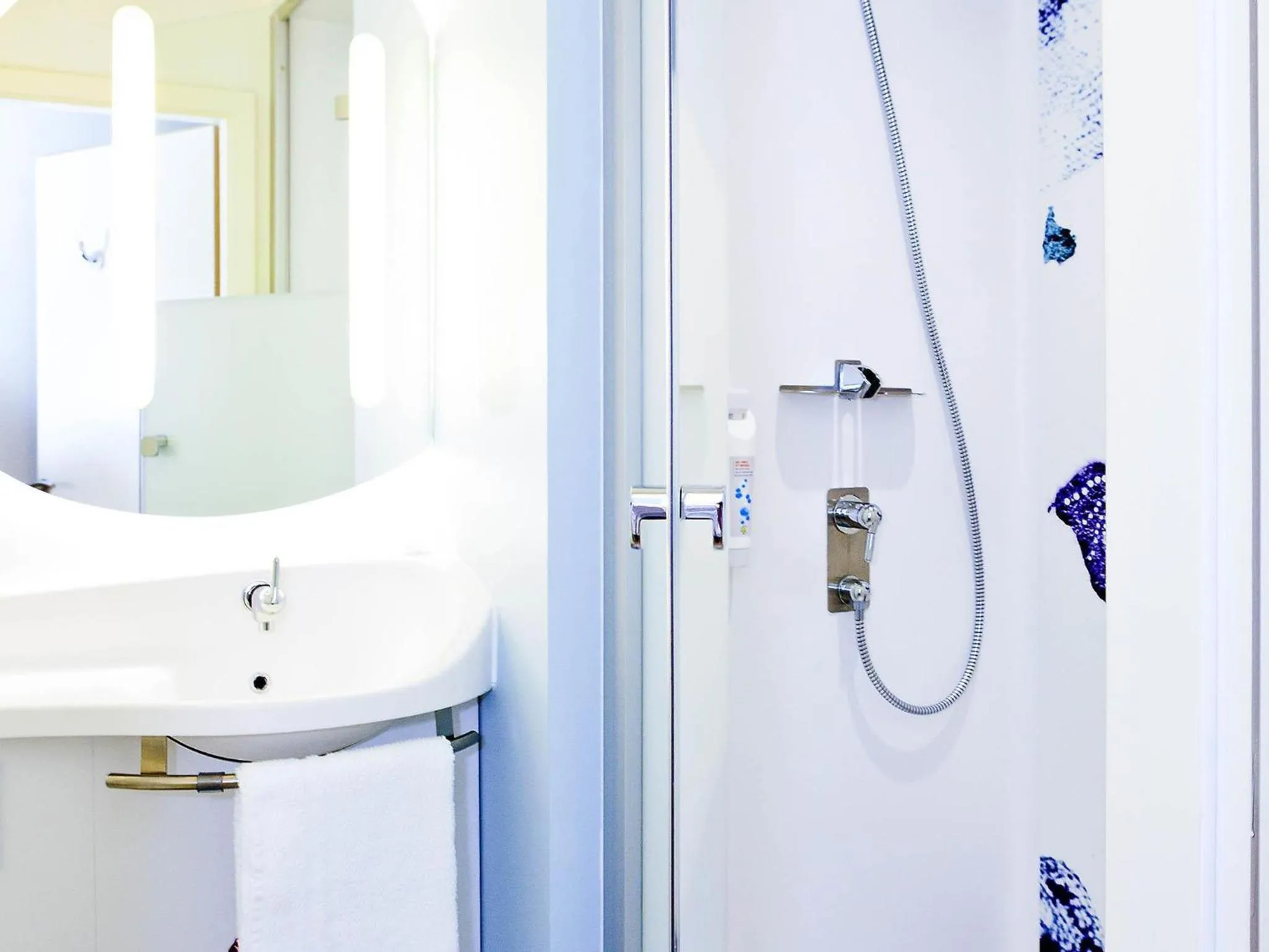 Bedroom in Ibis Budget Sarrebourg Buhl