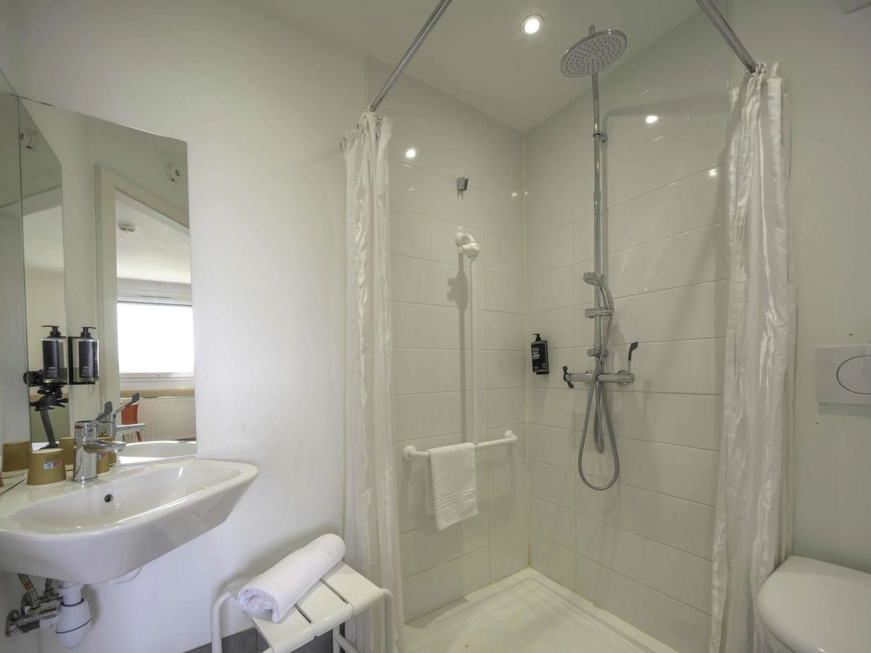 Bedroom in Ibis Budget Sarrebourg Buhl