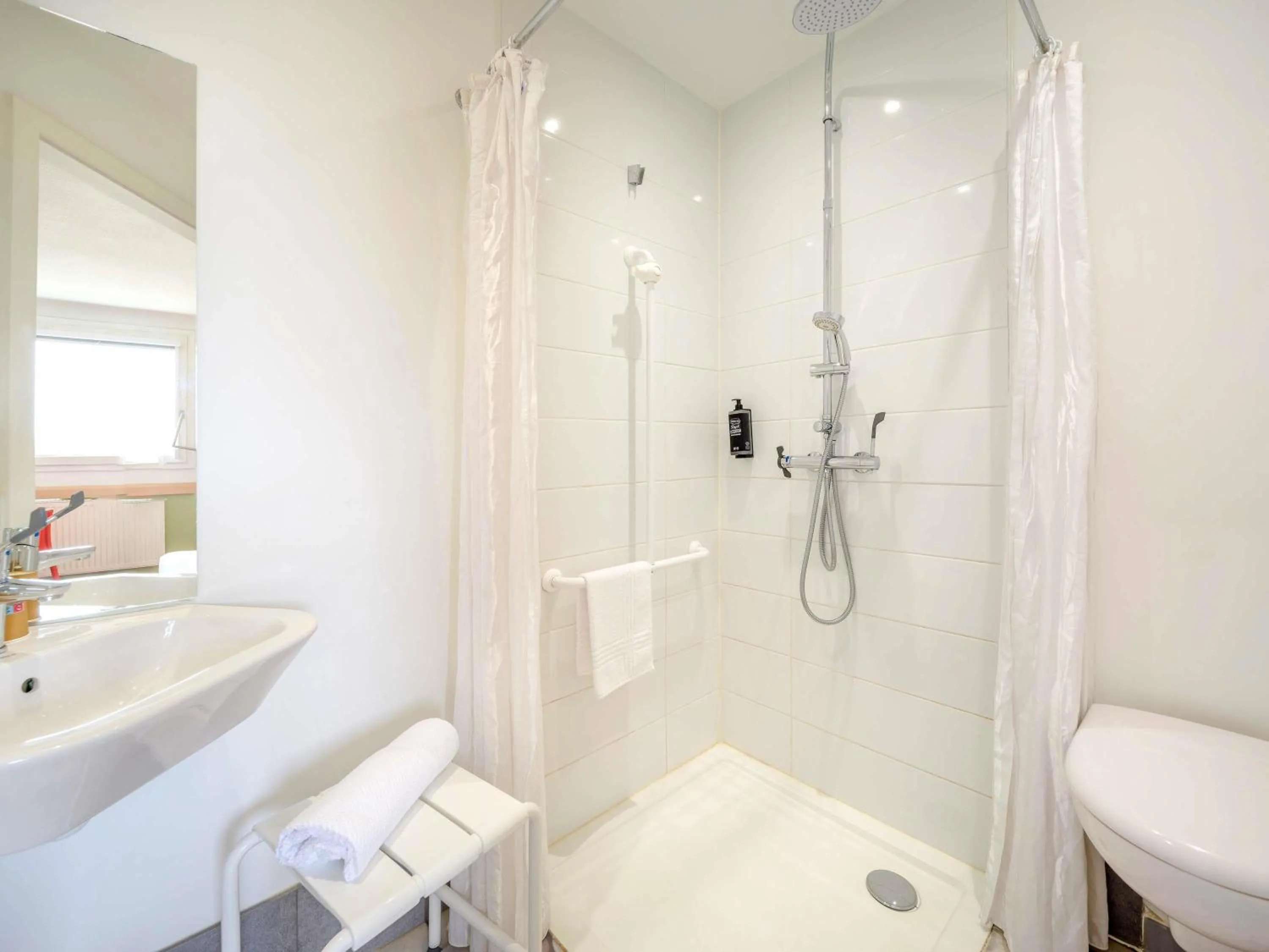 Bedroom in Ibis Budget Sarrebourg Buhl