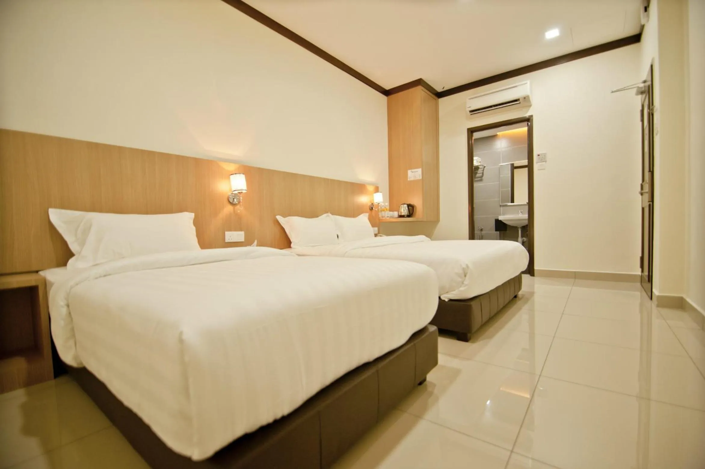 Photo of the whole room in Hotel Setia