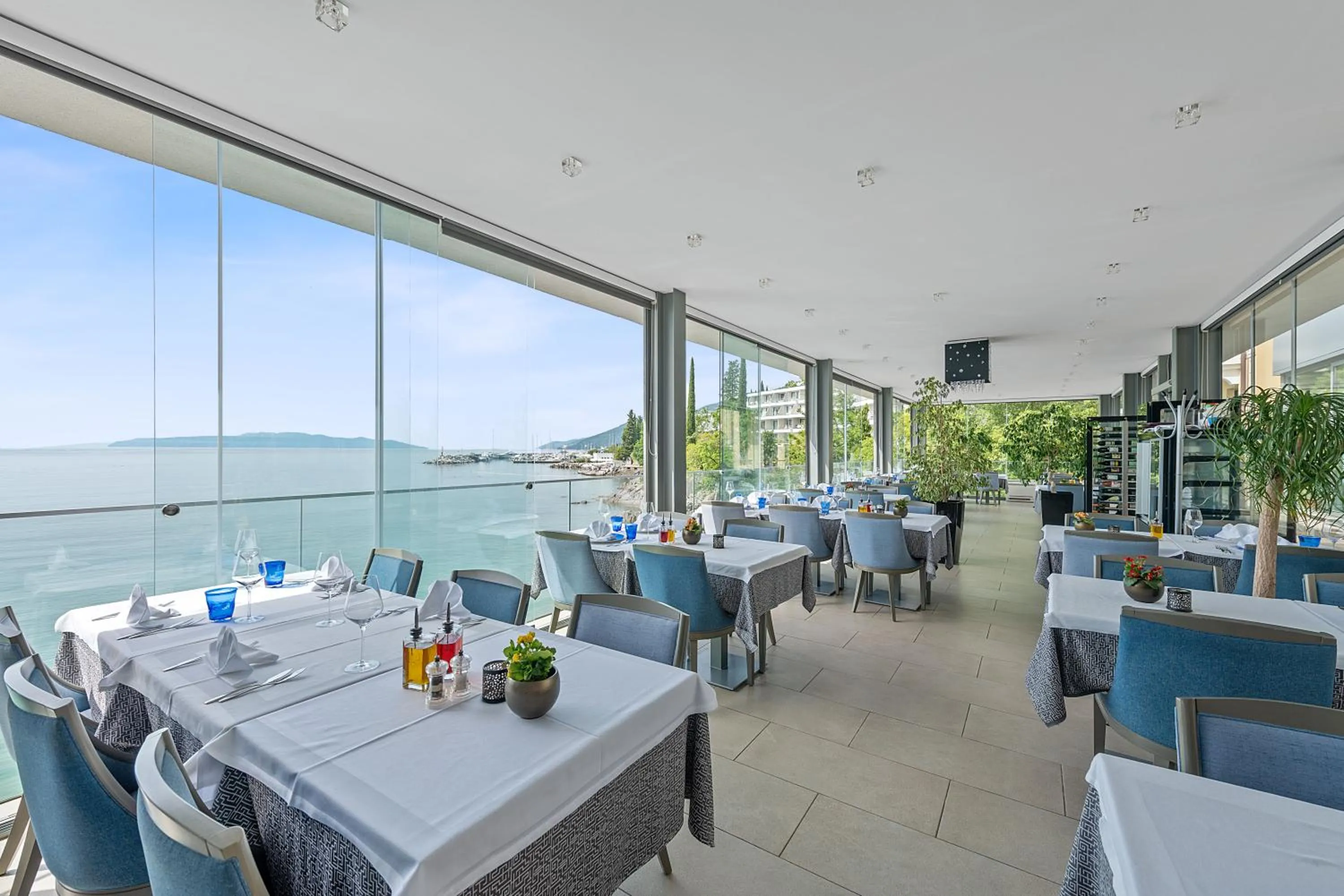 Restaurant/places to eat in Boutique Hotel Mali Raj