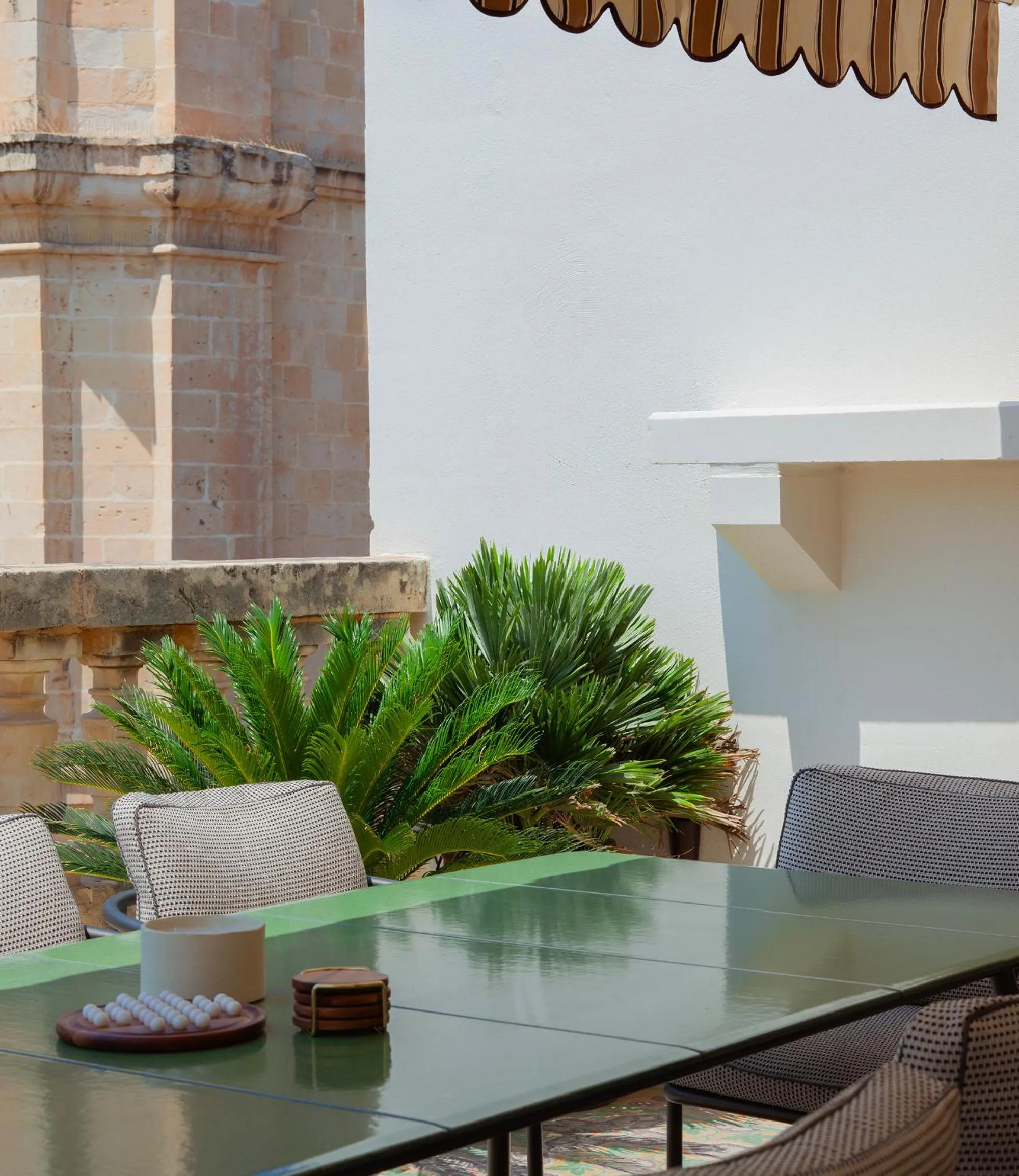 Dining area in Iniala Harbour House