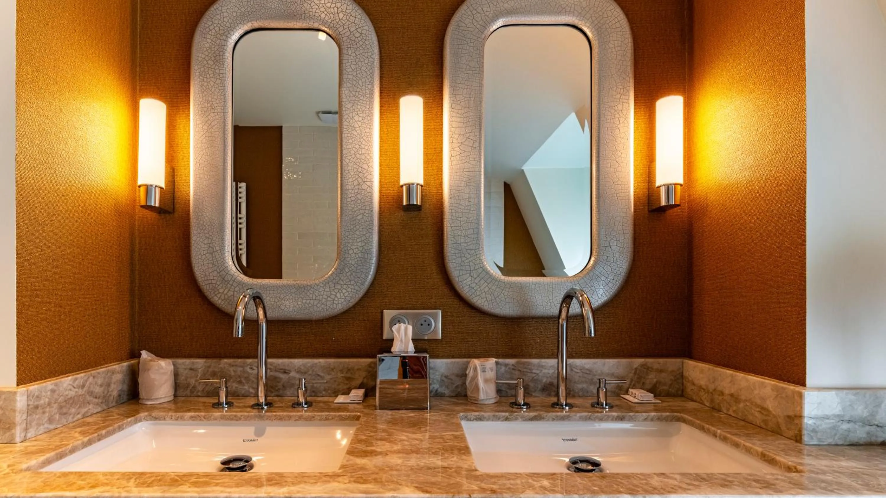 Bathroom in Continental Hotel