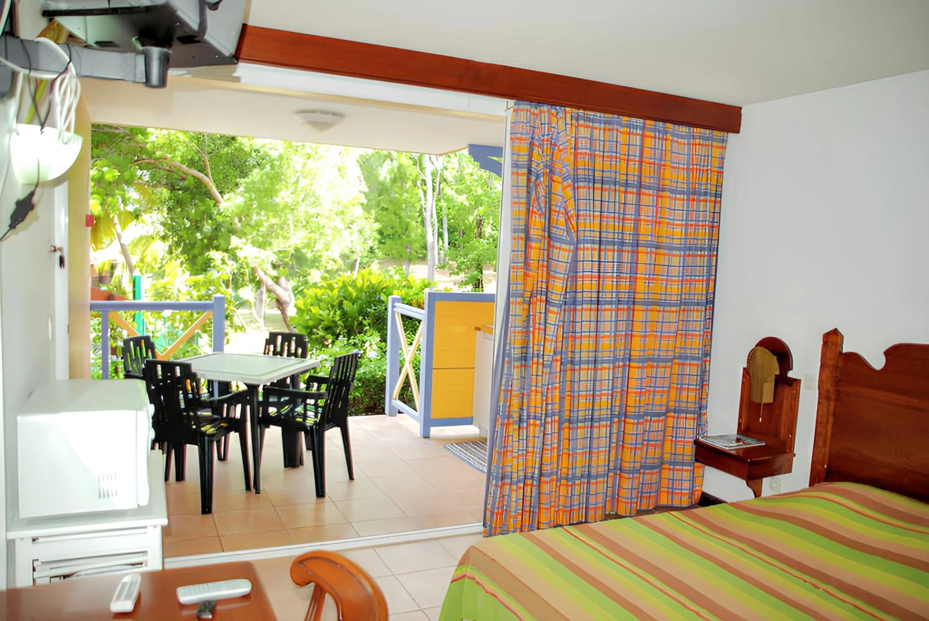 Studio chaleureux à Sainte-Anne - 29m² avec jardin.