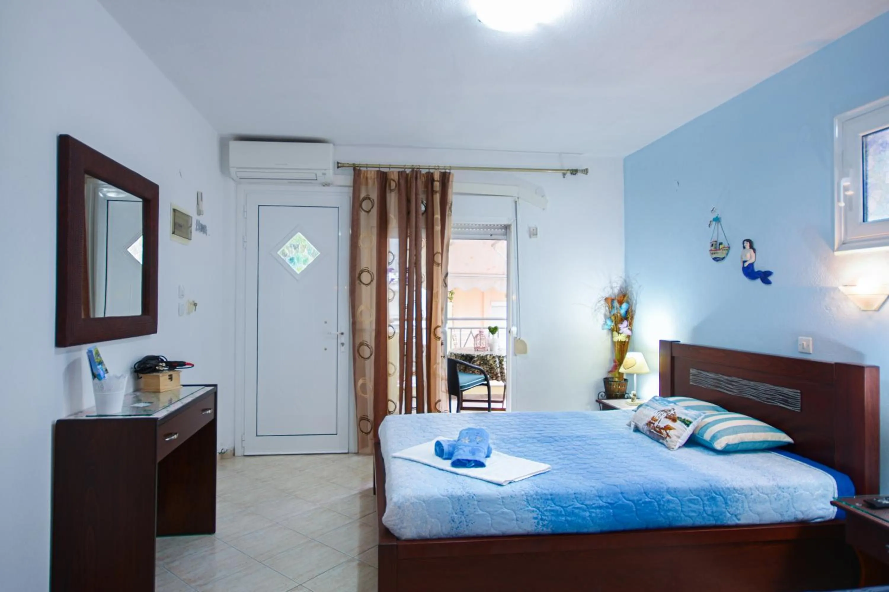 Photo of the whole room, Bed in House Stella Tasos