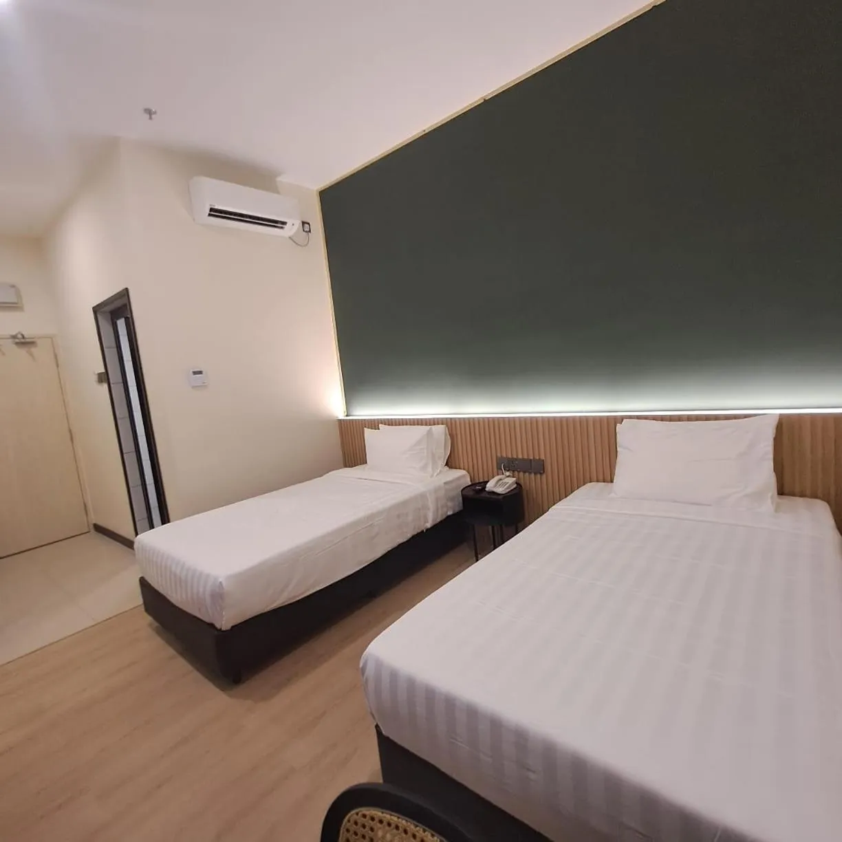 Photo of the whole room, Bed in Urban Inn, Alor Setar