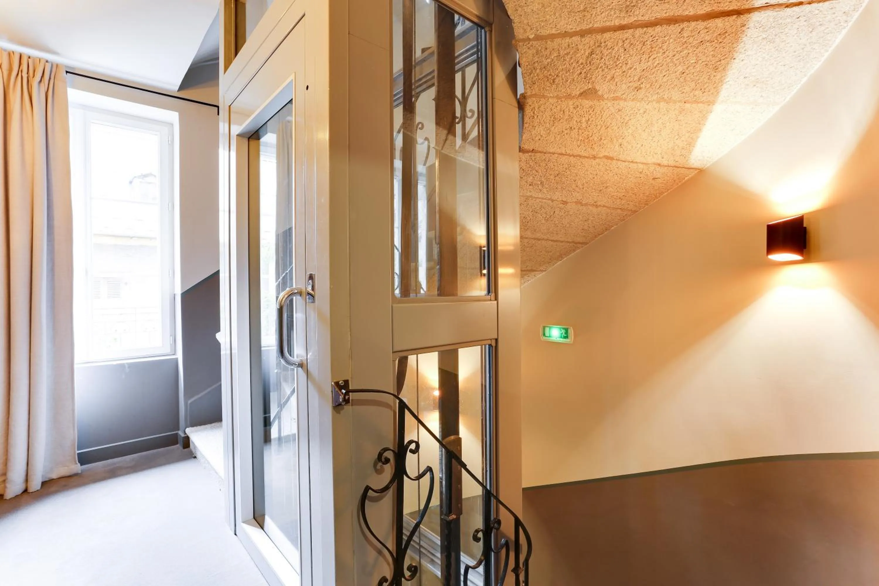 elevator in Le Génépy - Appart'hôtel de Charme