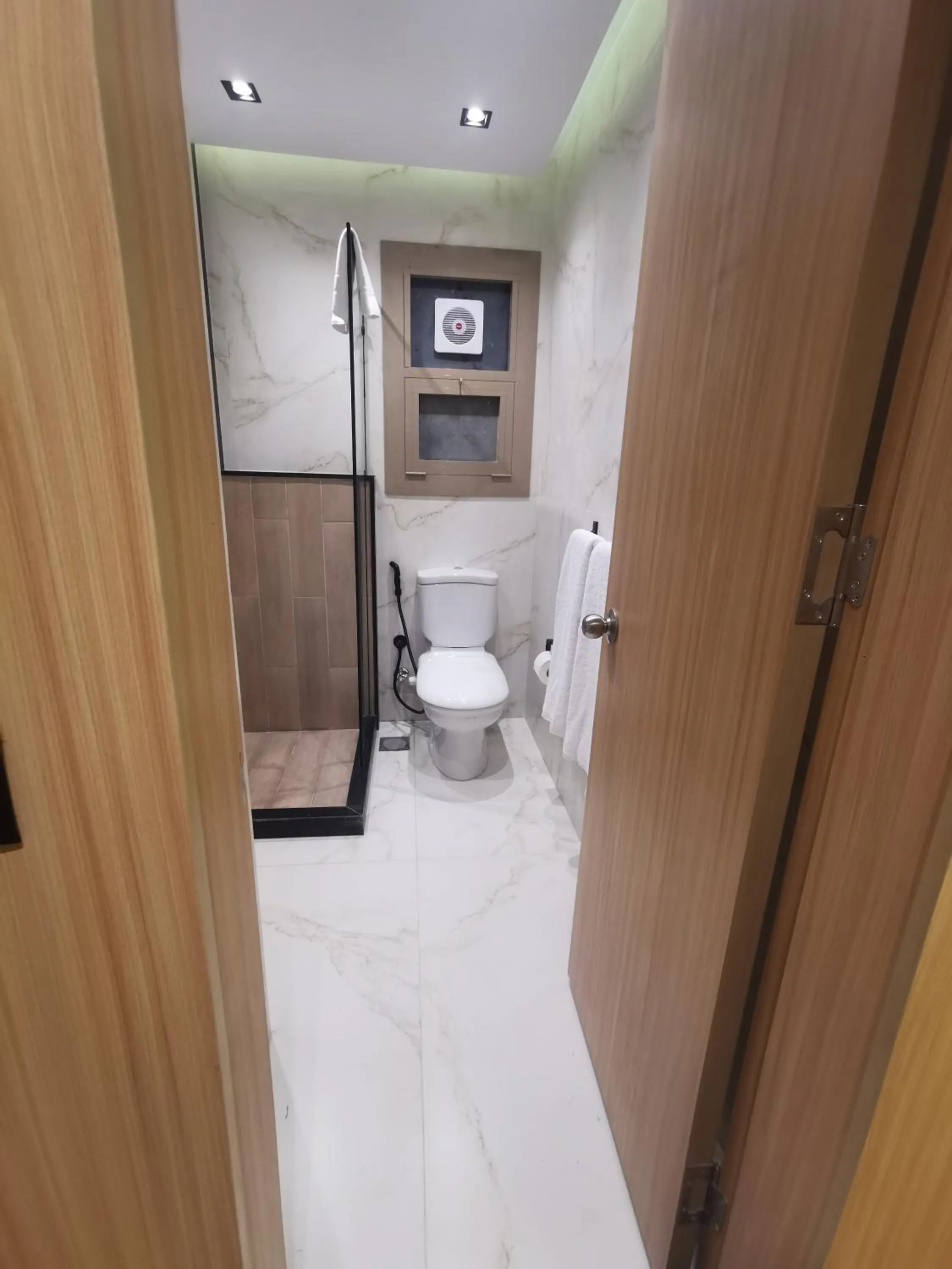 Shower in Green Plaza Inn '''Business &Families Only'''