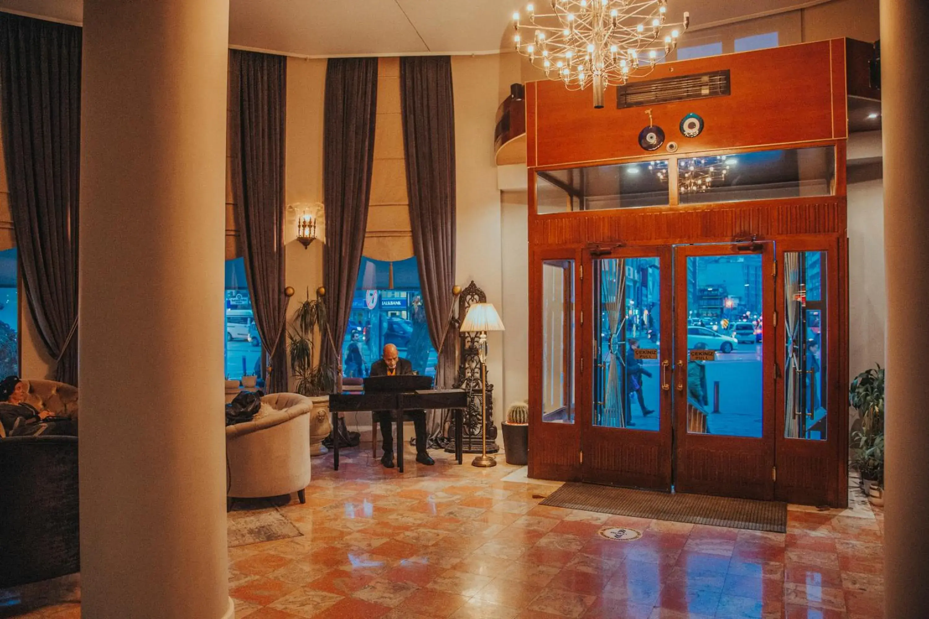 Lobby or reception in ATLAS OTELİ Lobby or reception in ATLAS OTELİ