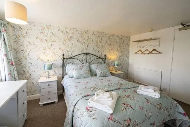 Photo of the whole room, Bed in The Haven Inn Limited