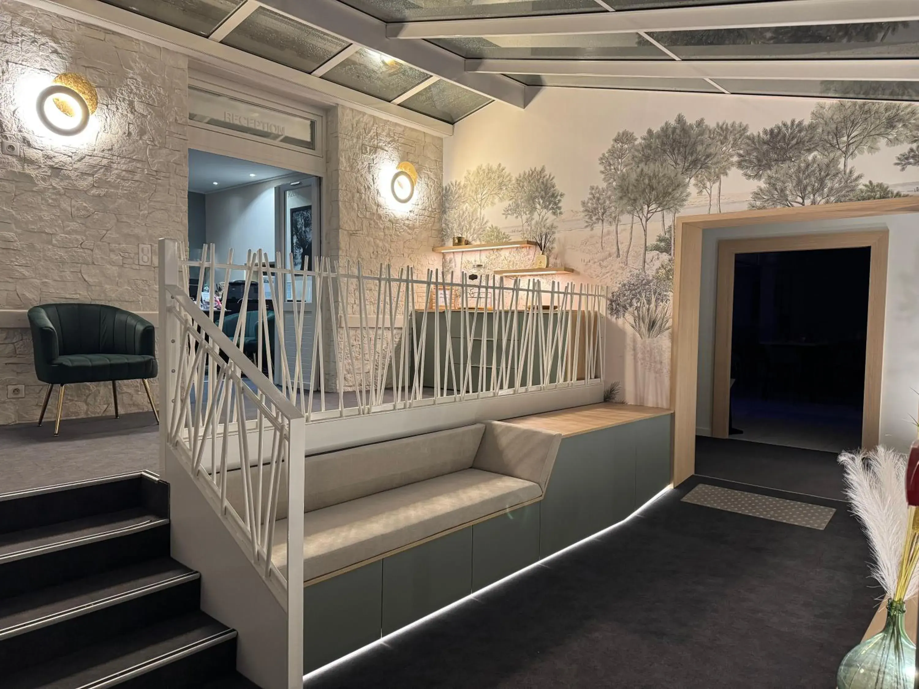 Lobby or reception in Hôtel Calme Des Pins & Spa Lobby or reception in Hôtel Calme Des Pins & Spa