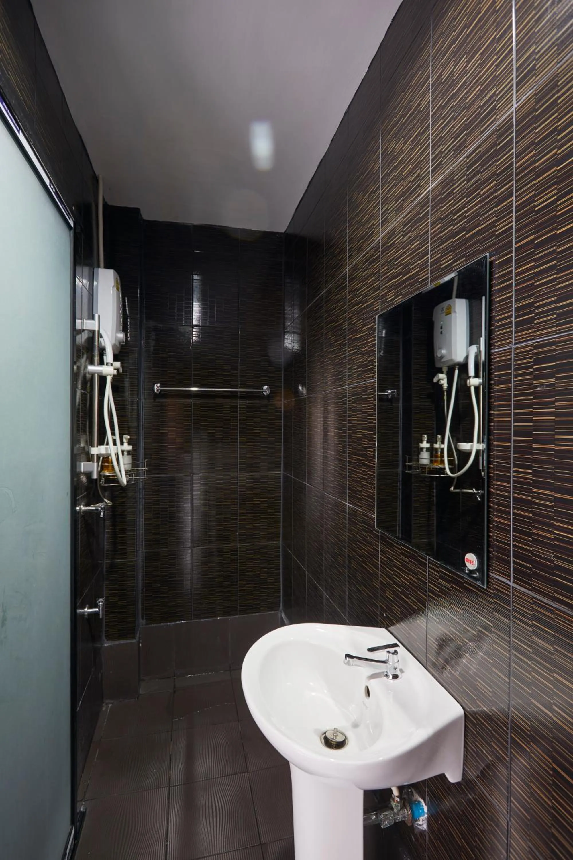 Bathroom in XX GO INN Chiang Mai University - CMU