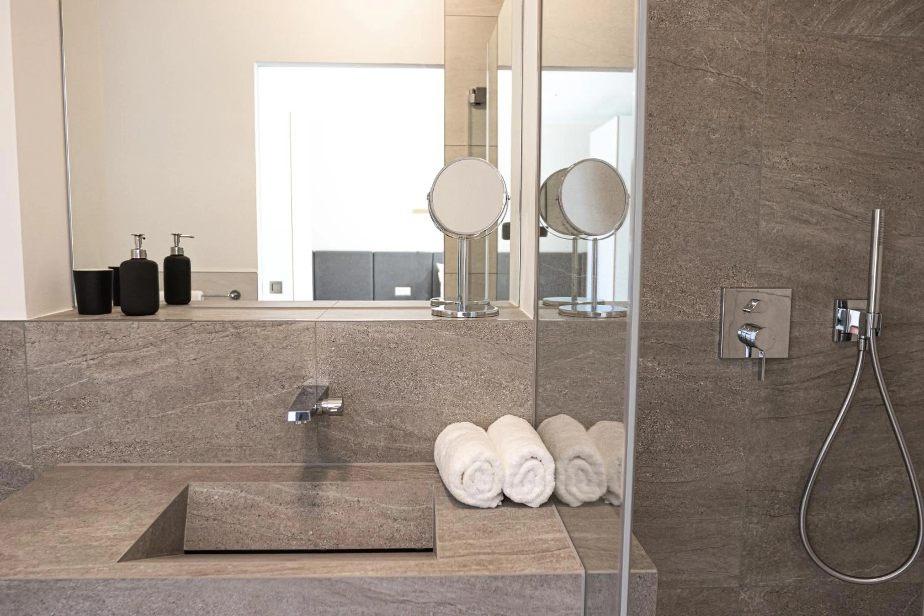 Shower in bodenseezeit Apartmenthotel Garni