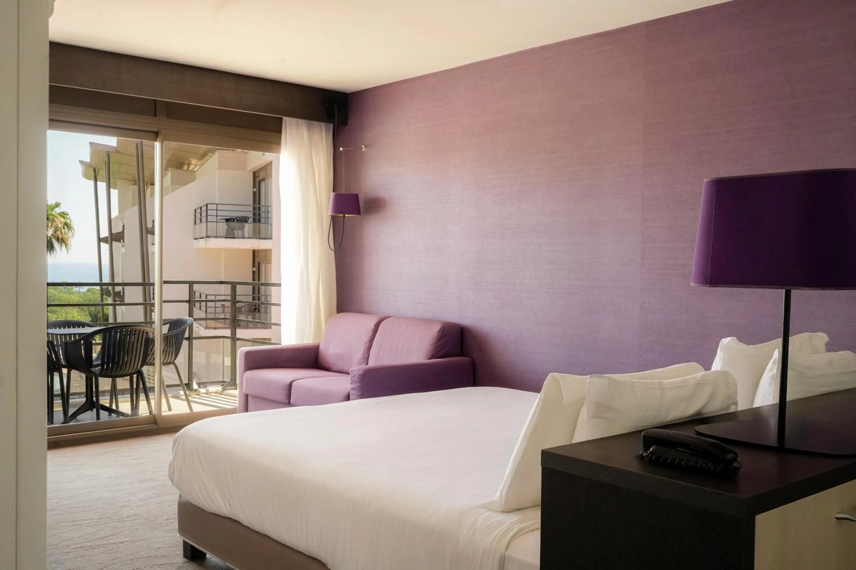 Bedroom, Bed in Thalazur Antibes - Hôtel & Spa