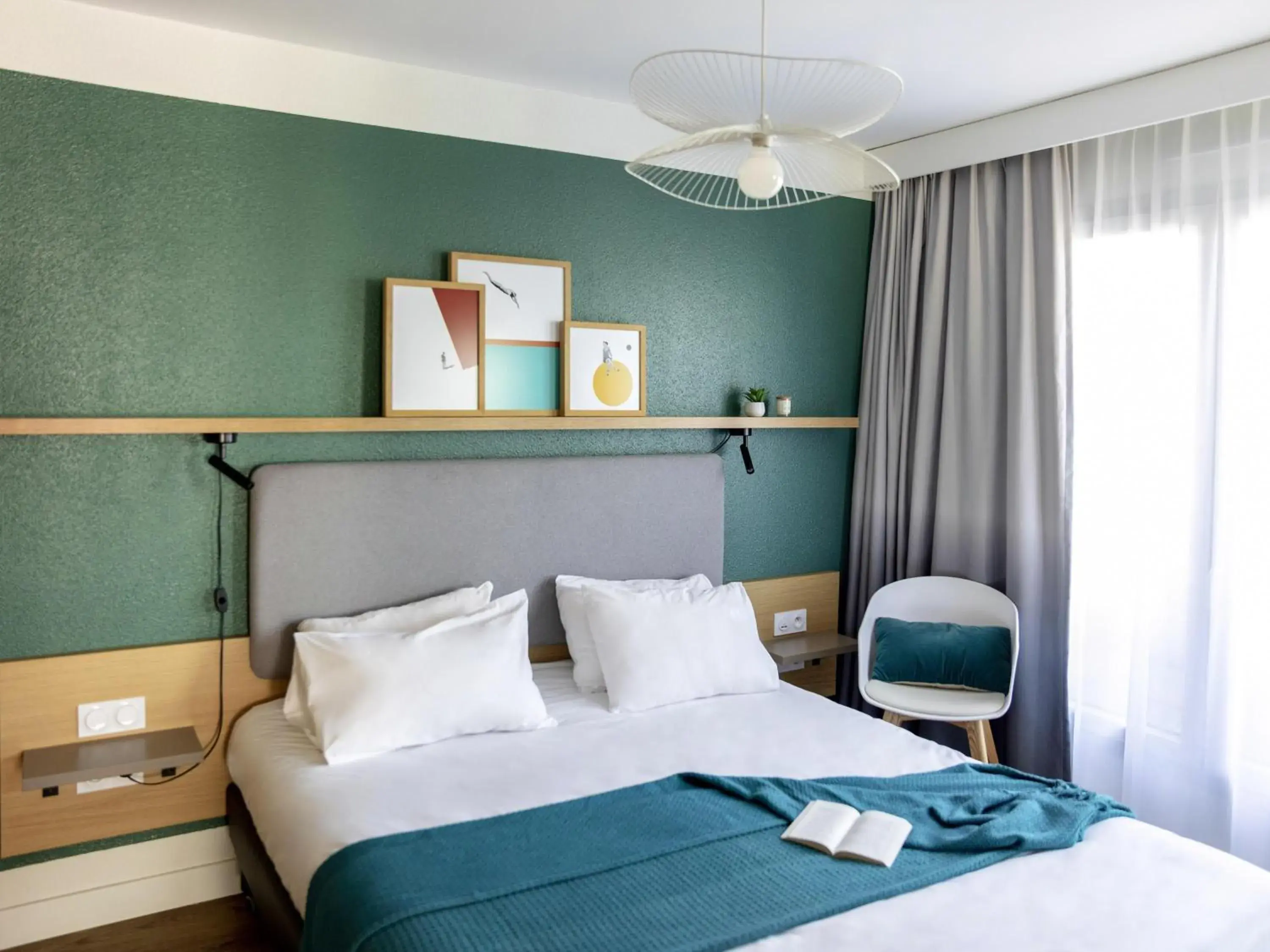 Bedroom, Bed in Aparthotel Adagio Annecy Centre Bedroom, Bed in Aparthotel Adagio Annecy Centre