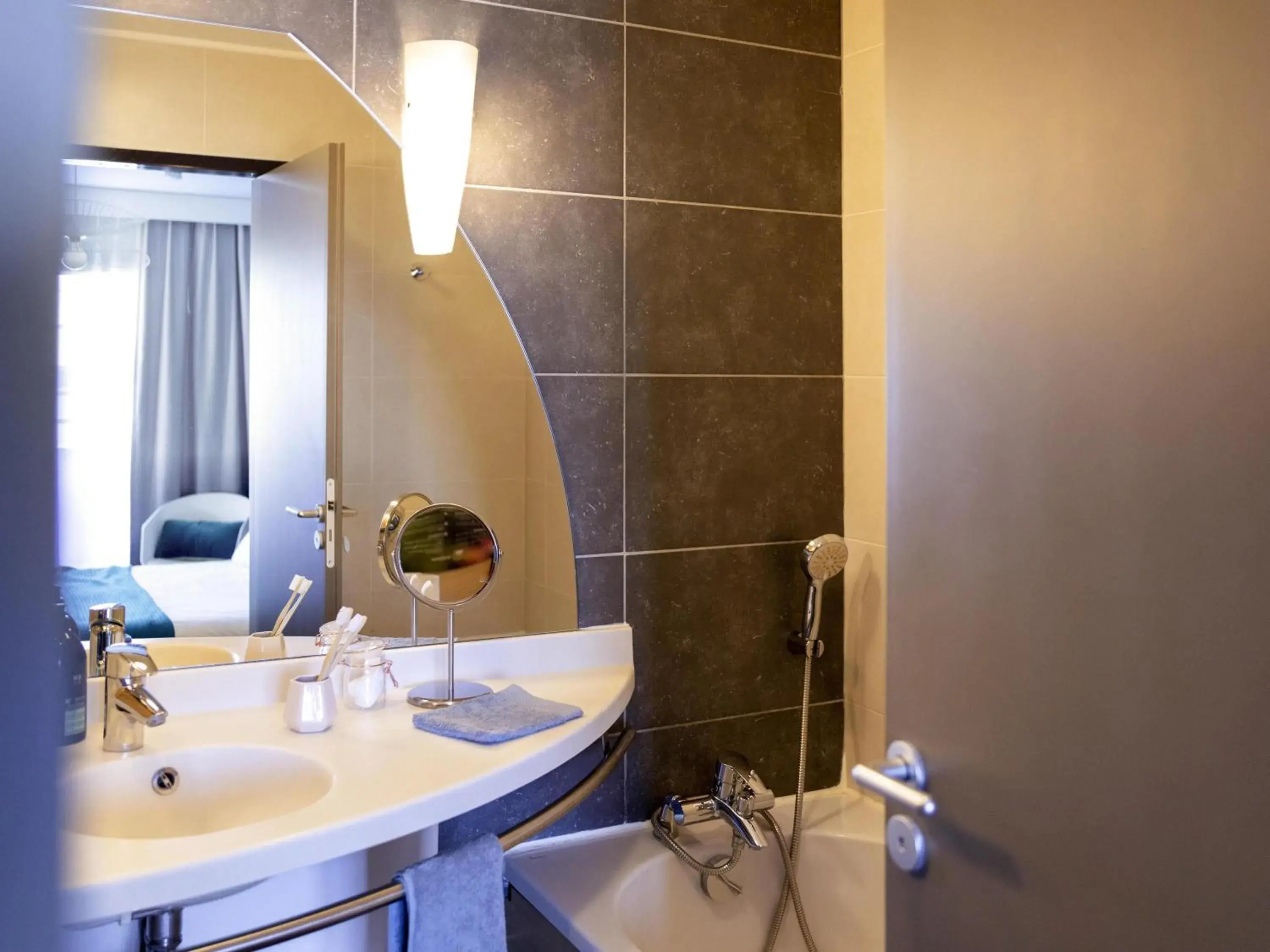 Bedroom in Aparthotel Adagio Annecy Centre Bedroom in Aparthotel Adagio Annecy Centre