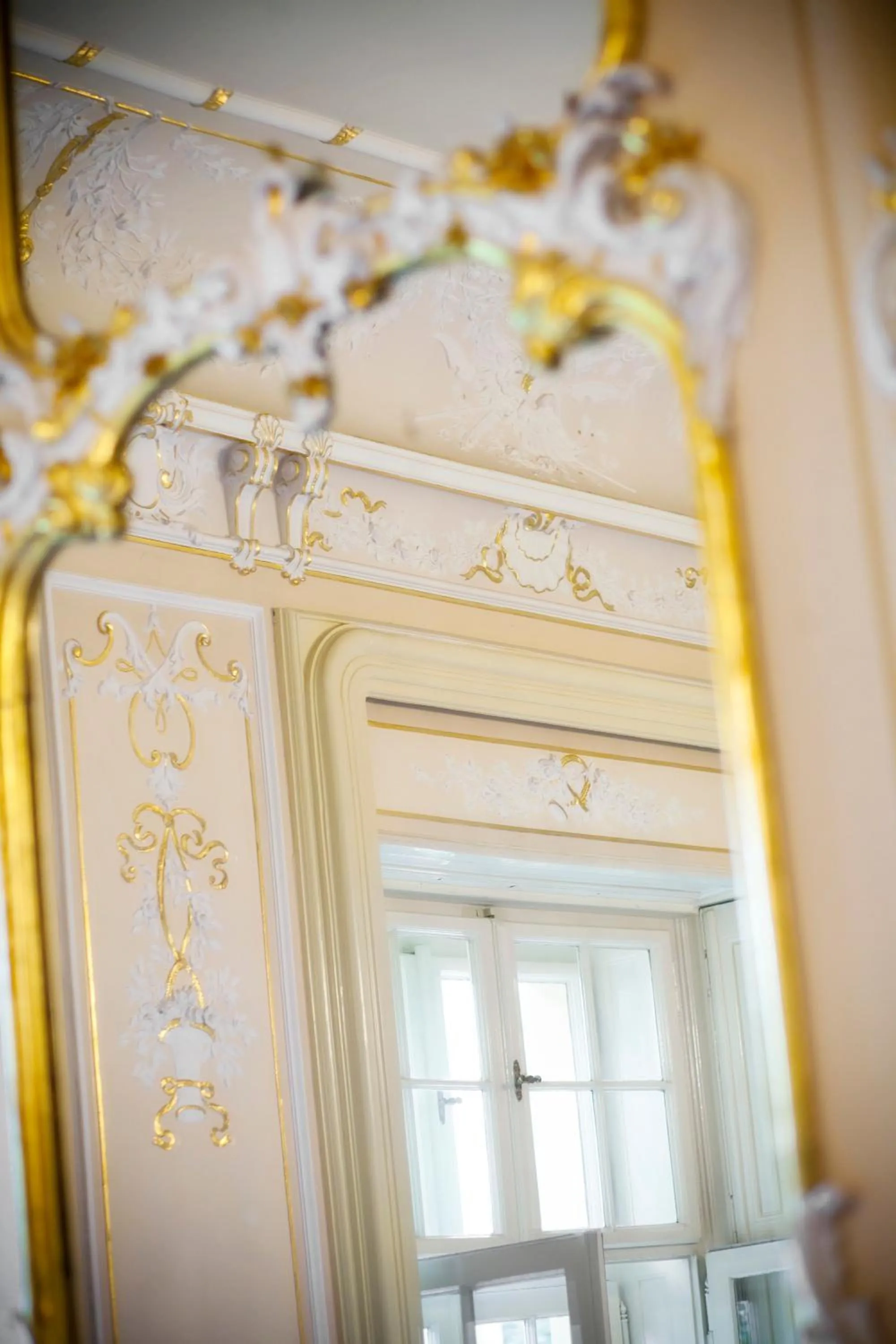 Decorative detail in Vila Lanna