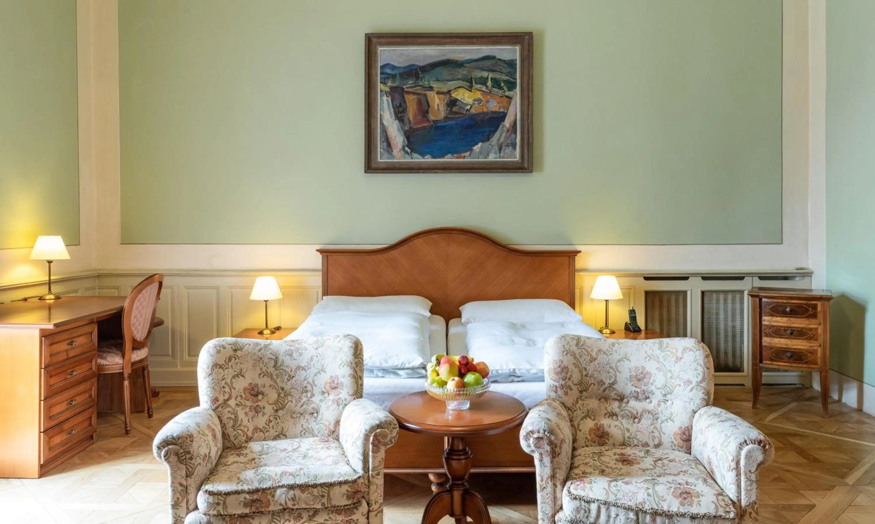 Photo of the whole room in Vila Lanna