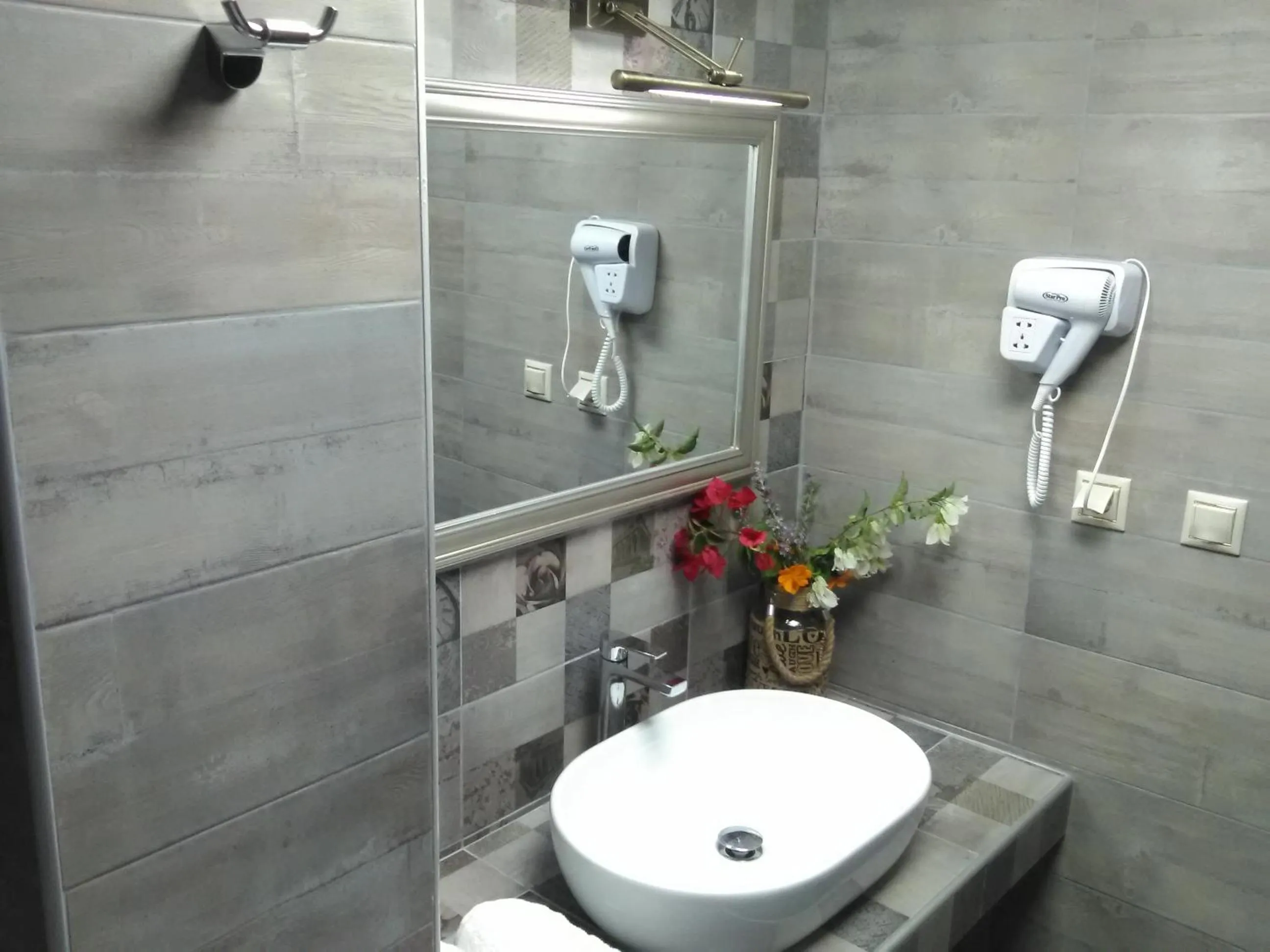 Bathroom in Mikros Gialos Apartments