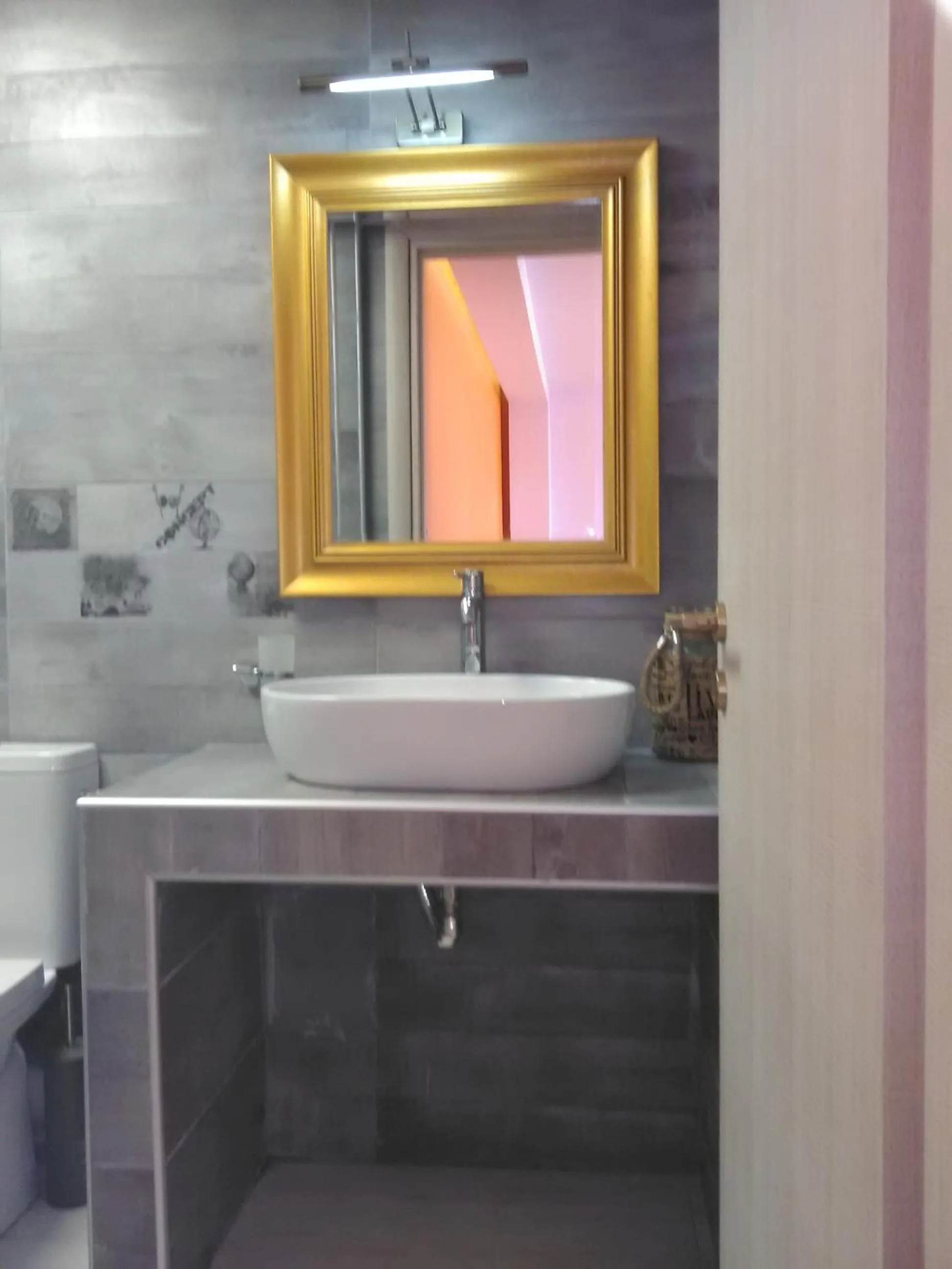 Toilet in Mikros Gialos Apartments