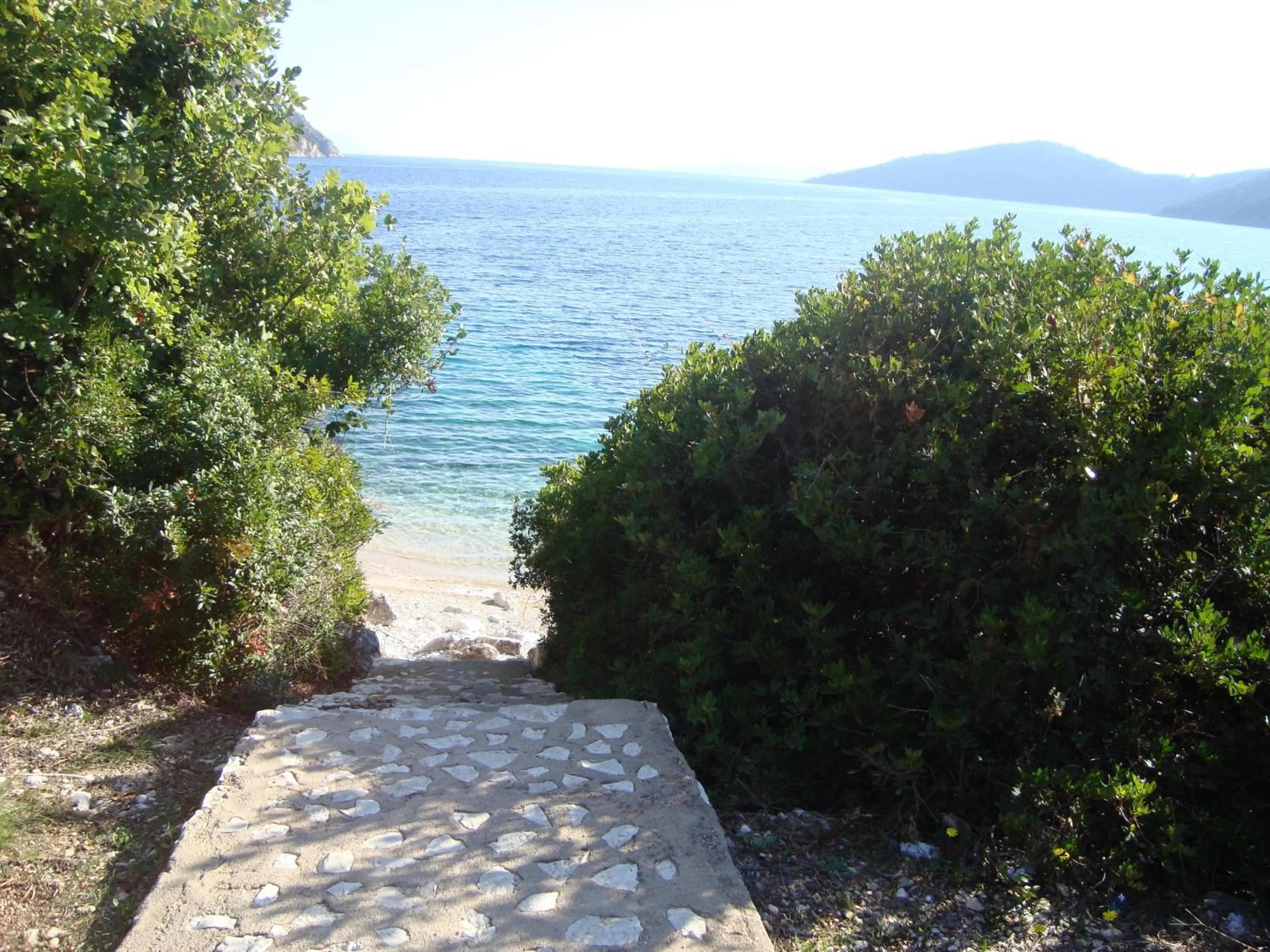 Area and facilities in Mikros Gialos Apartments