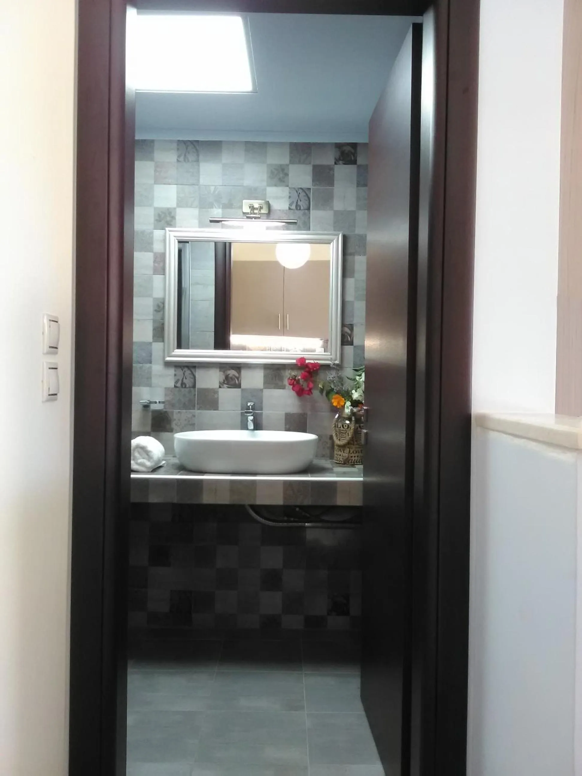 Bathroom in Mikros Gialos Apartments