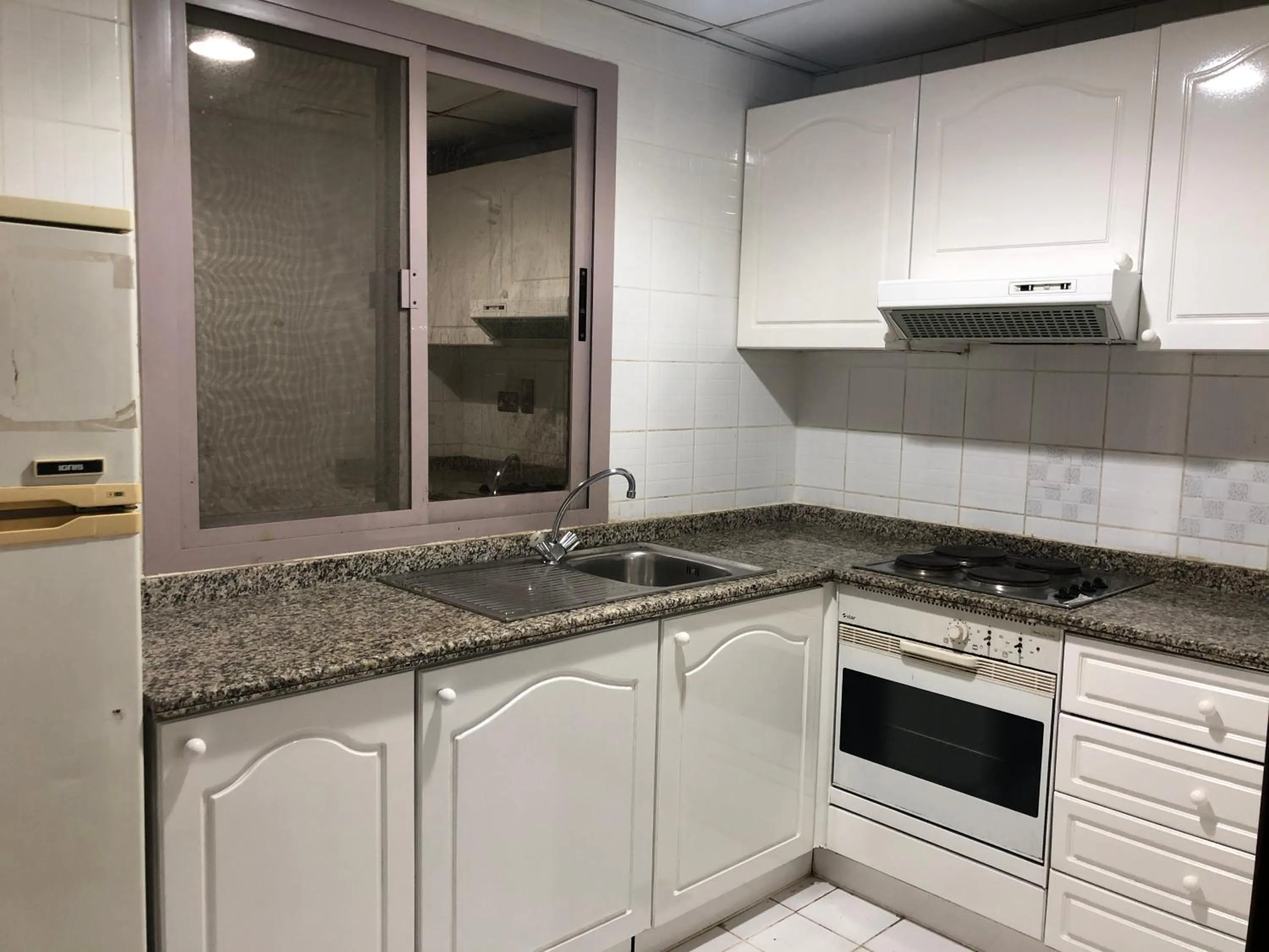 Kitchen or kitchenette in New Royal Mark Hotel Apartments