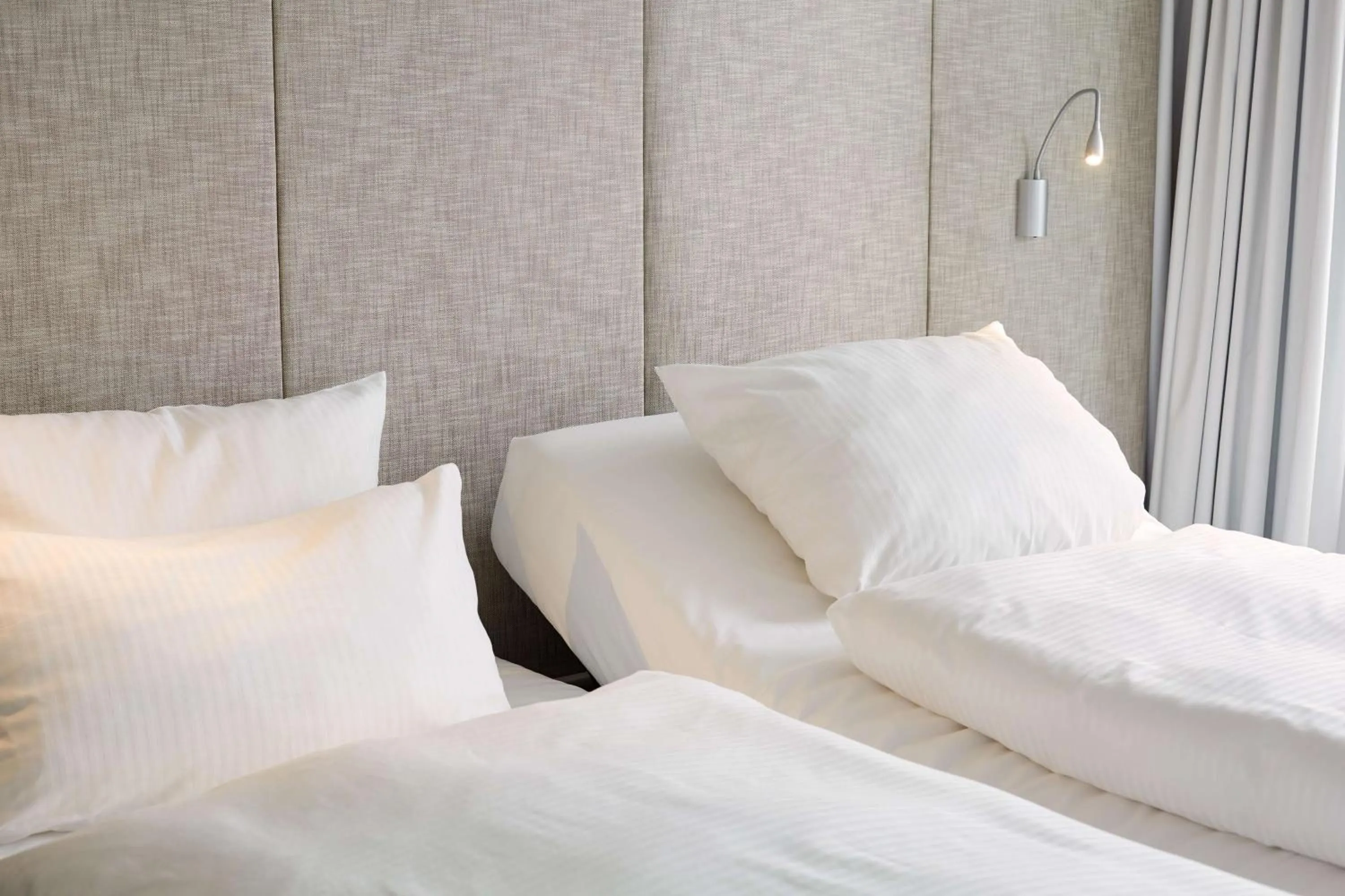 Photo of the whole room, Bed in Scandic Frankfurt Museumsufer