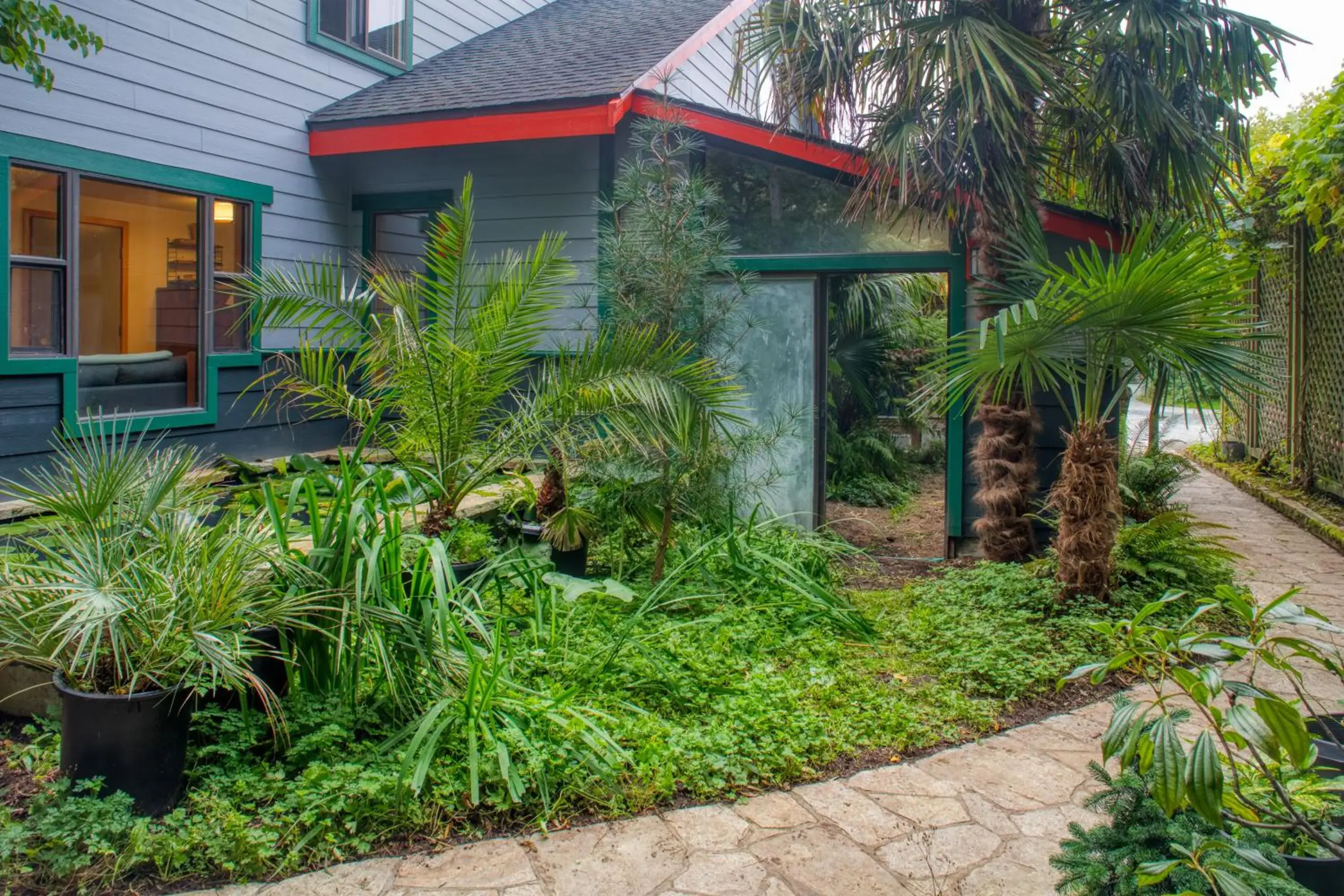 Garden in Sehome Garden Inn Garden in Sehome Garden Inn