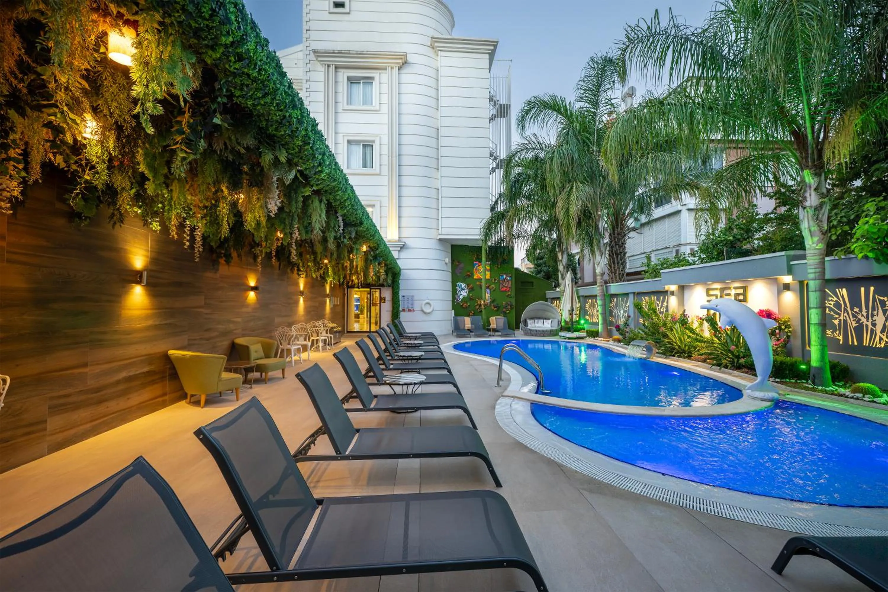 Swimming pool in Sealife Lounge - Adult only