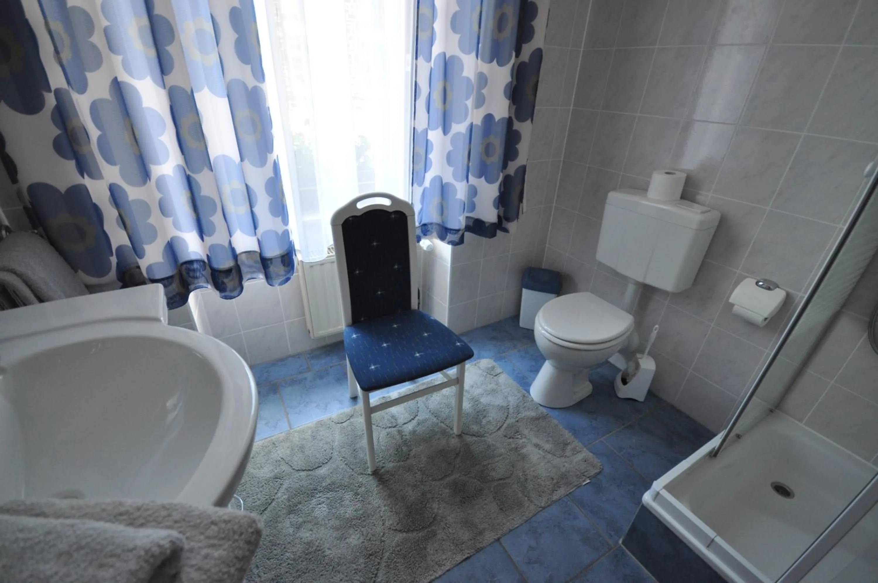 Toilet in Hotel Restaurant "Athen"