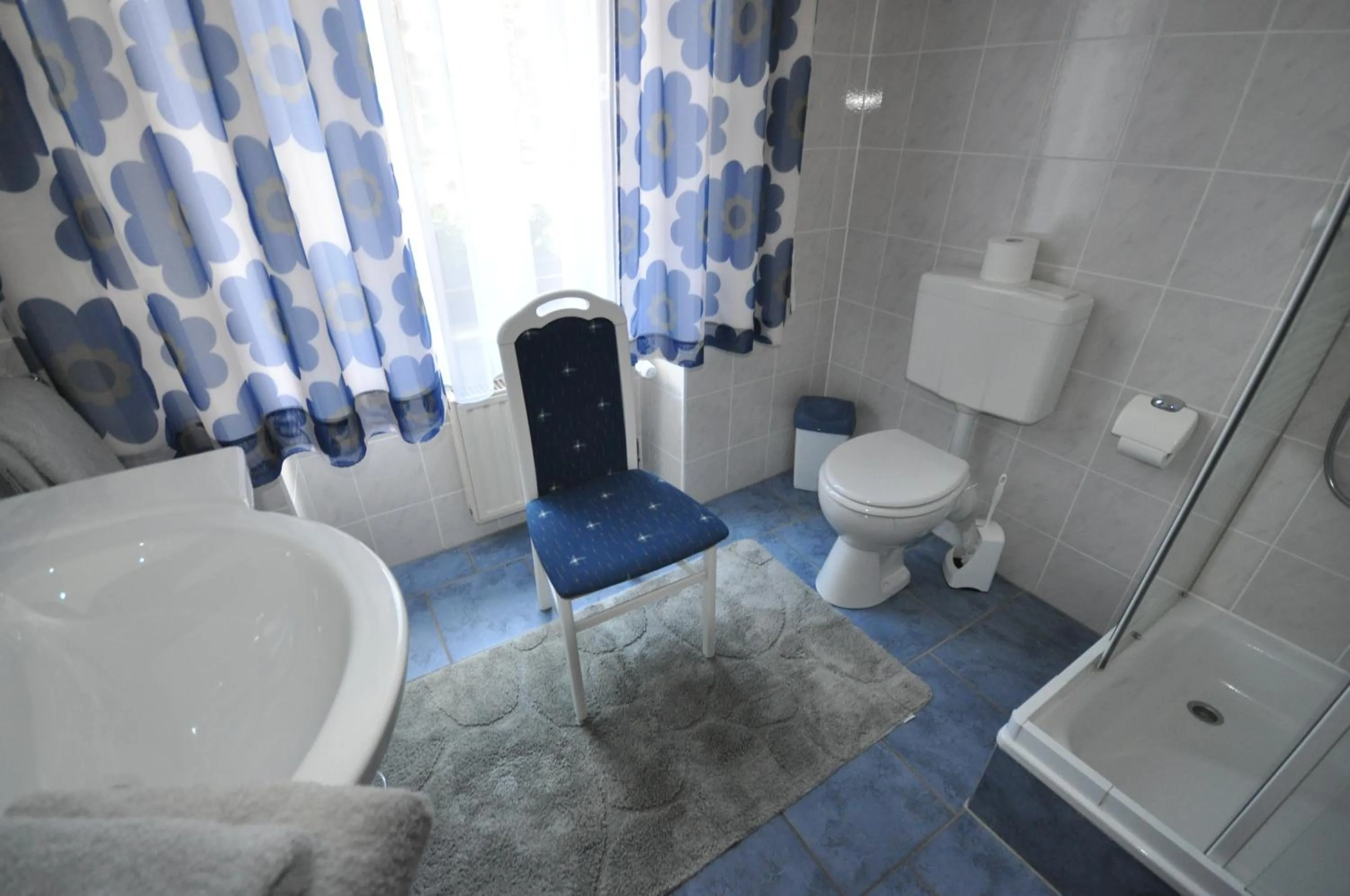 Toilet in Hotel Restaurant "Athen"