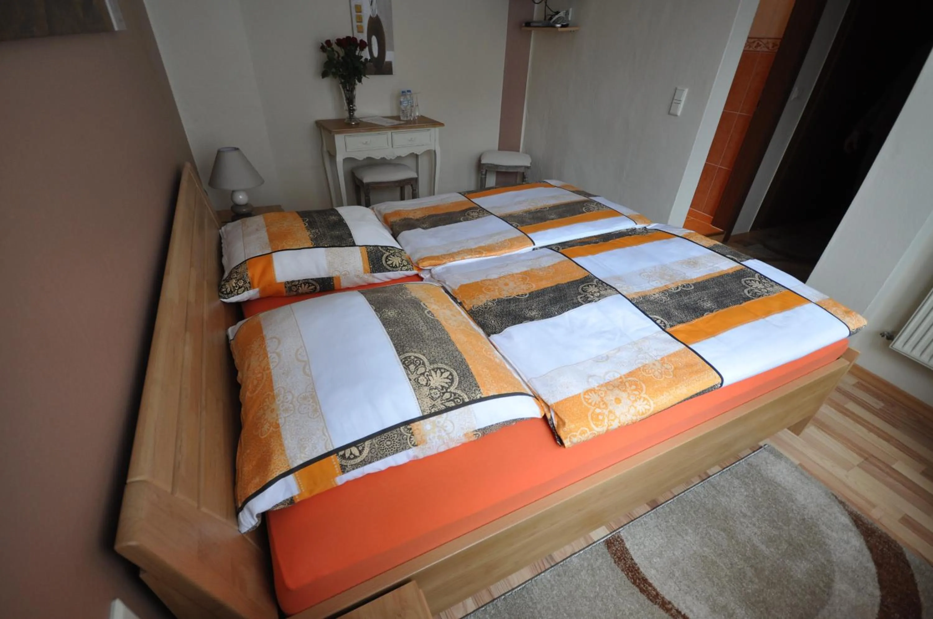 Photo of the whole room, Bed in Hotel Restaurant "Athen"